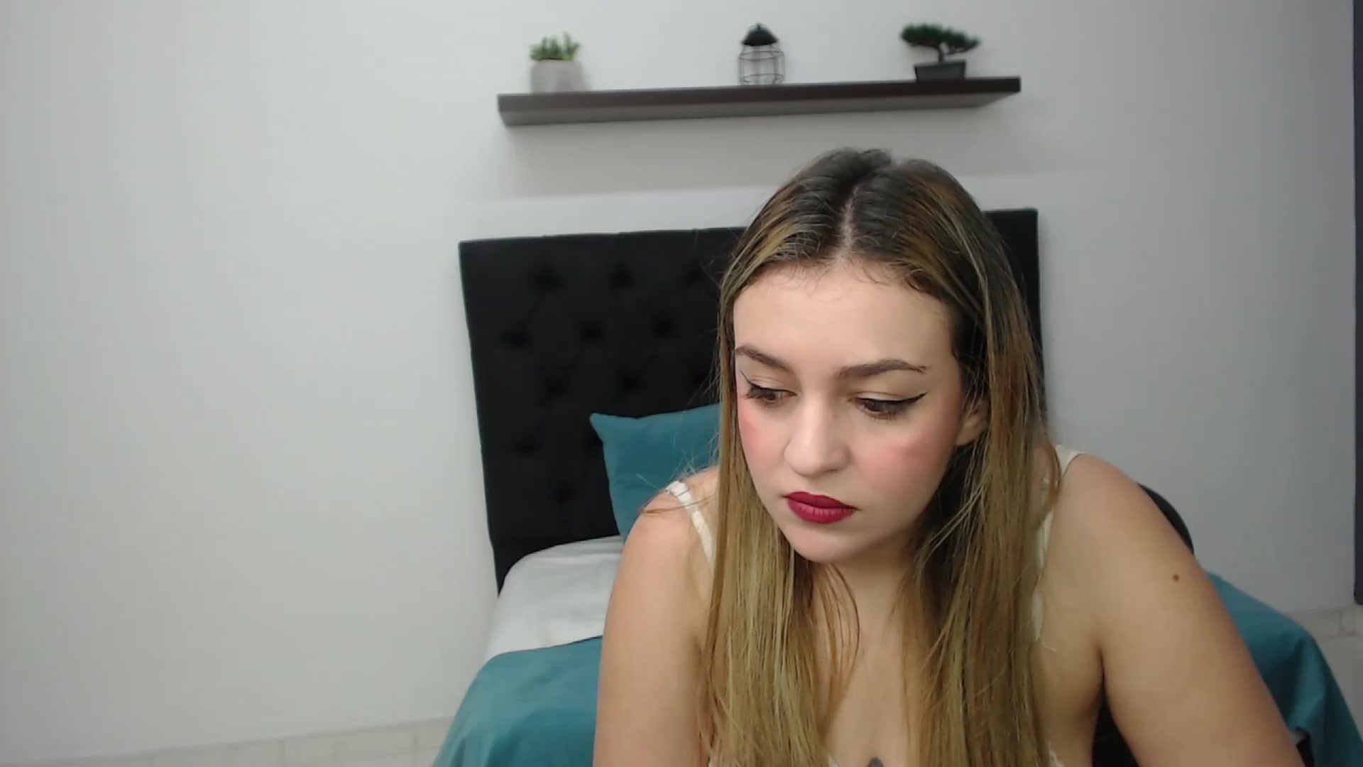 Gallery image thumbnail from CamilleDucan's myfreecams stream on, 02/15/2025, 14:04 image 3 of 20