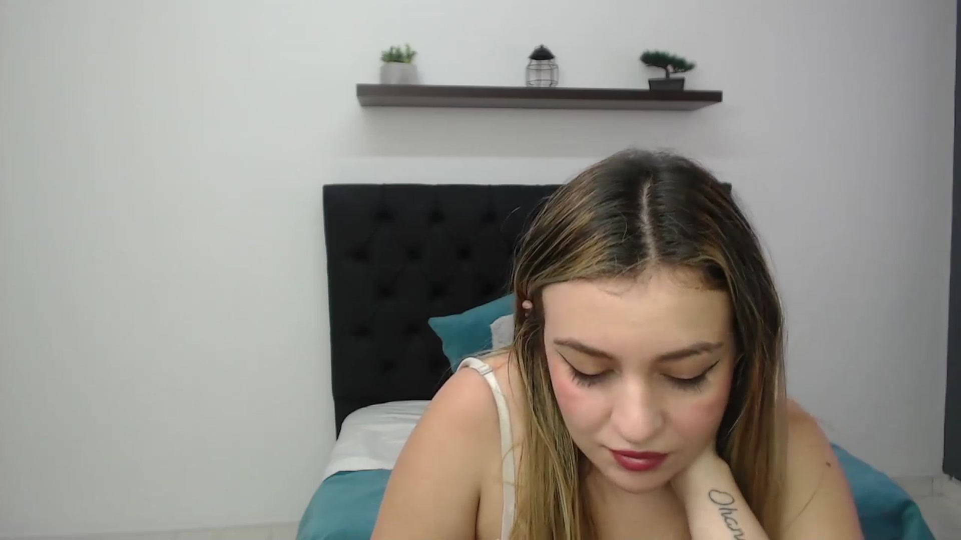 Gallery image thumbnail from CamilleDucan's myfreecams stream on, 02/15/2025, 17:32 image 4 of 20