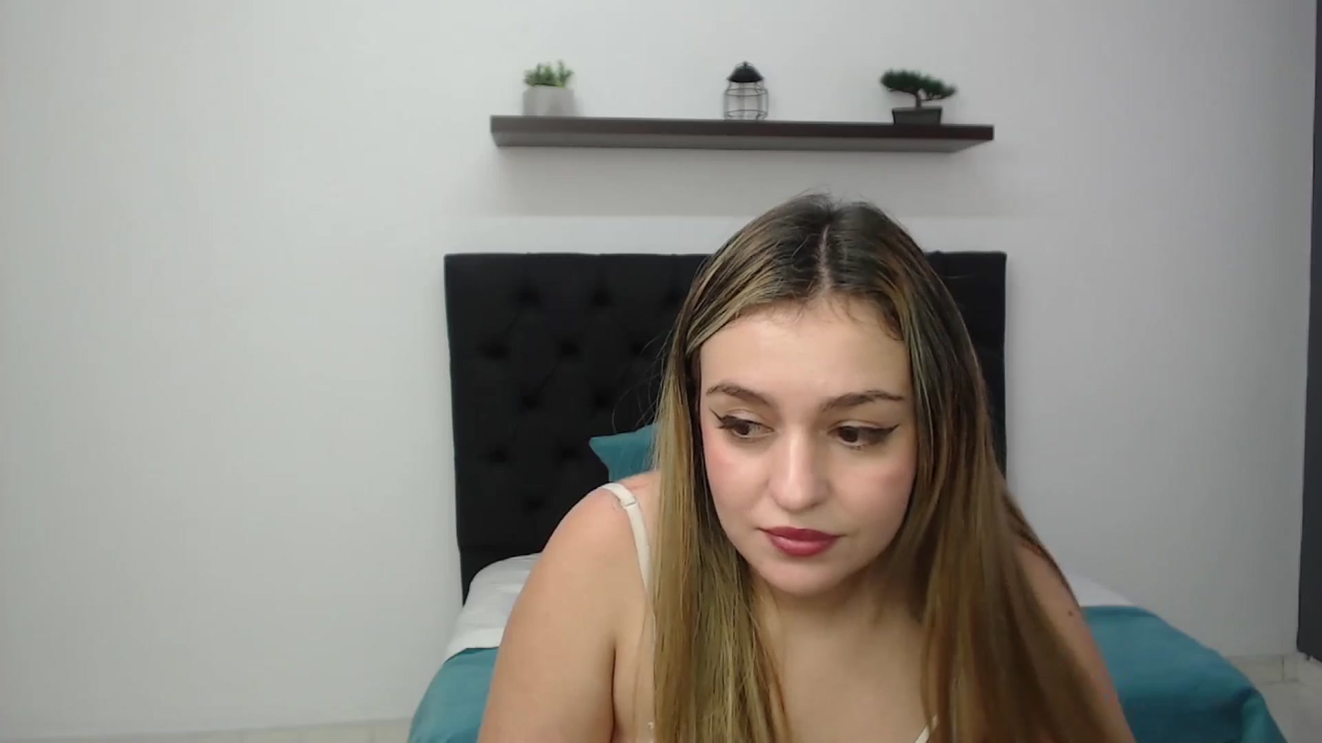 Gallery image thumbnail from CamilleDucan's myfreecams stream on, 02/15/2025, 18:28 image 8 of 20