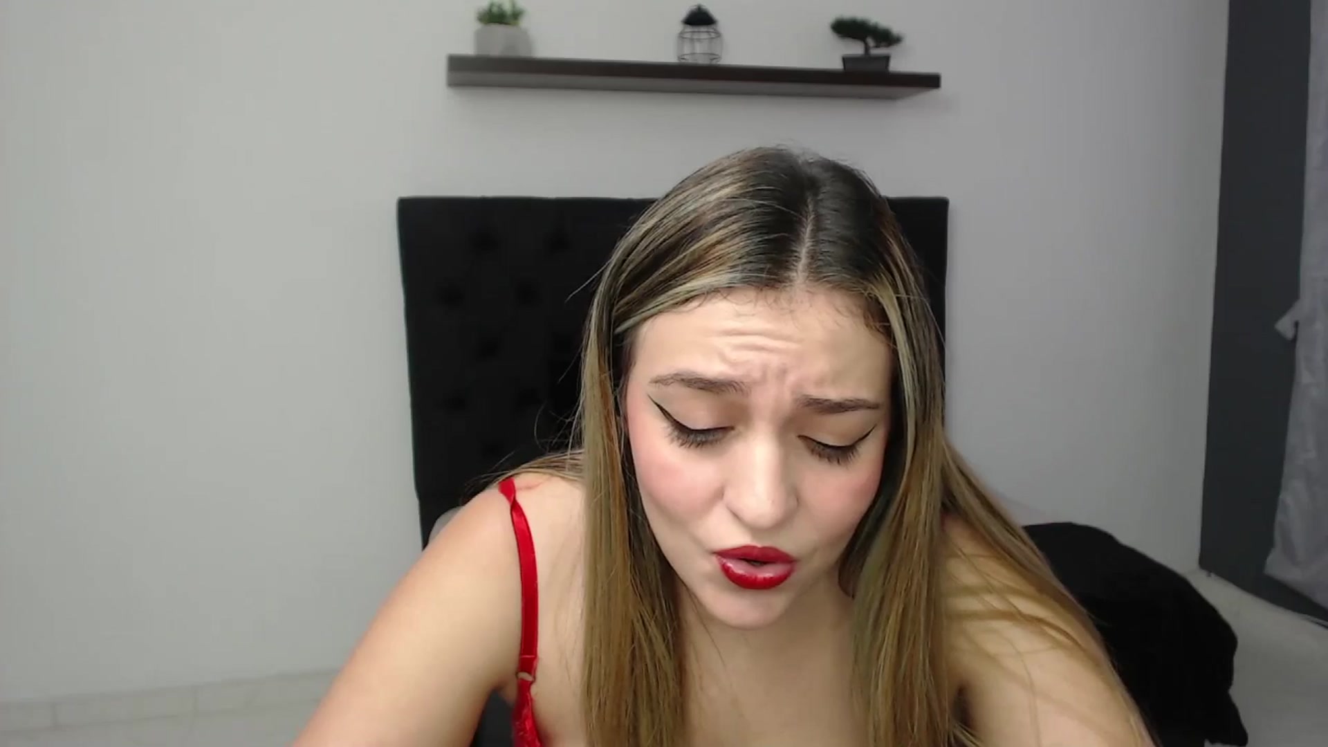 Gallery image thumbnail from CamilleDucan's myfreecams stream on, 02/18/2025, 14:26 image 9 of 20