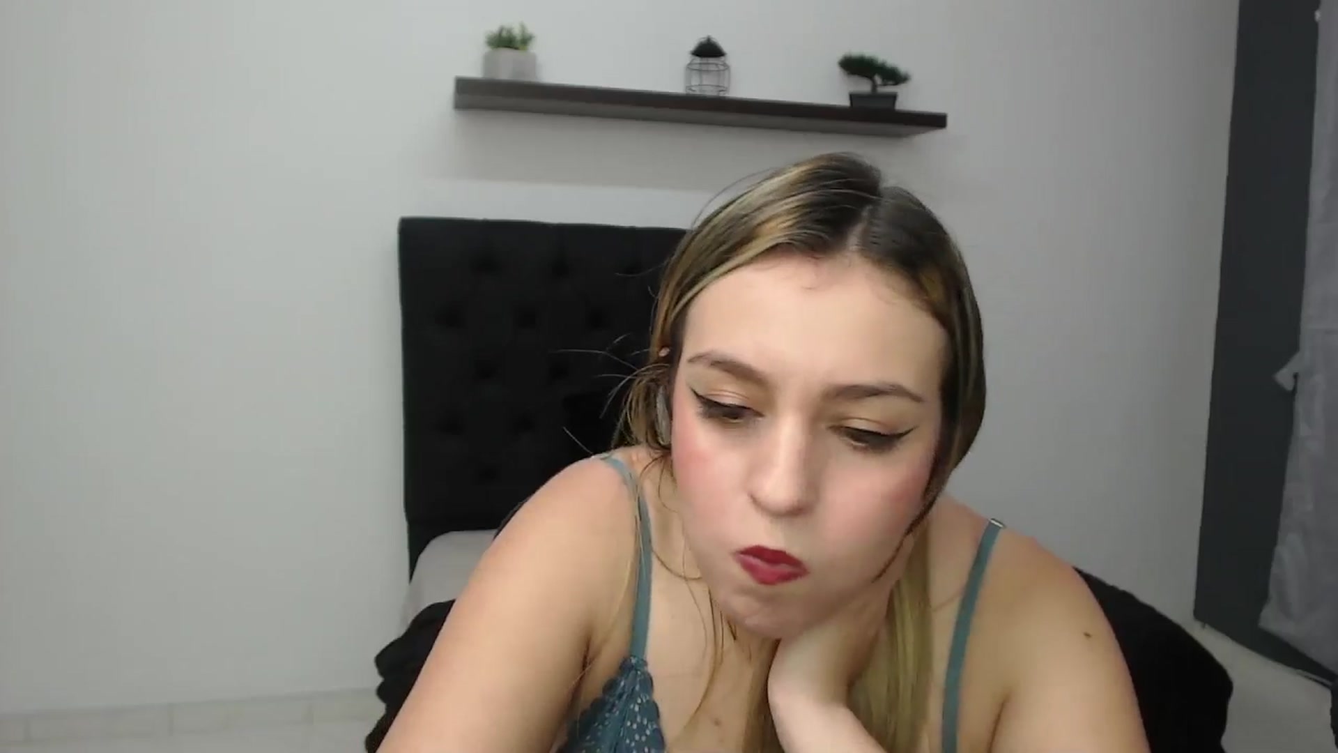 Gallery image thumbnail from CamilleDucan's myfreecams stream on, 02/19/2025, 15:34 image 3 of 20