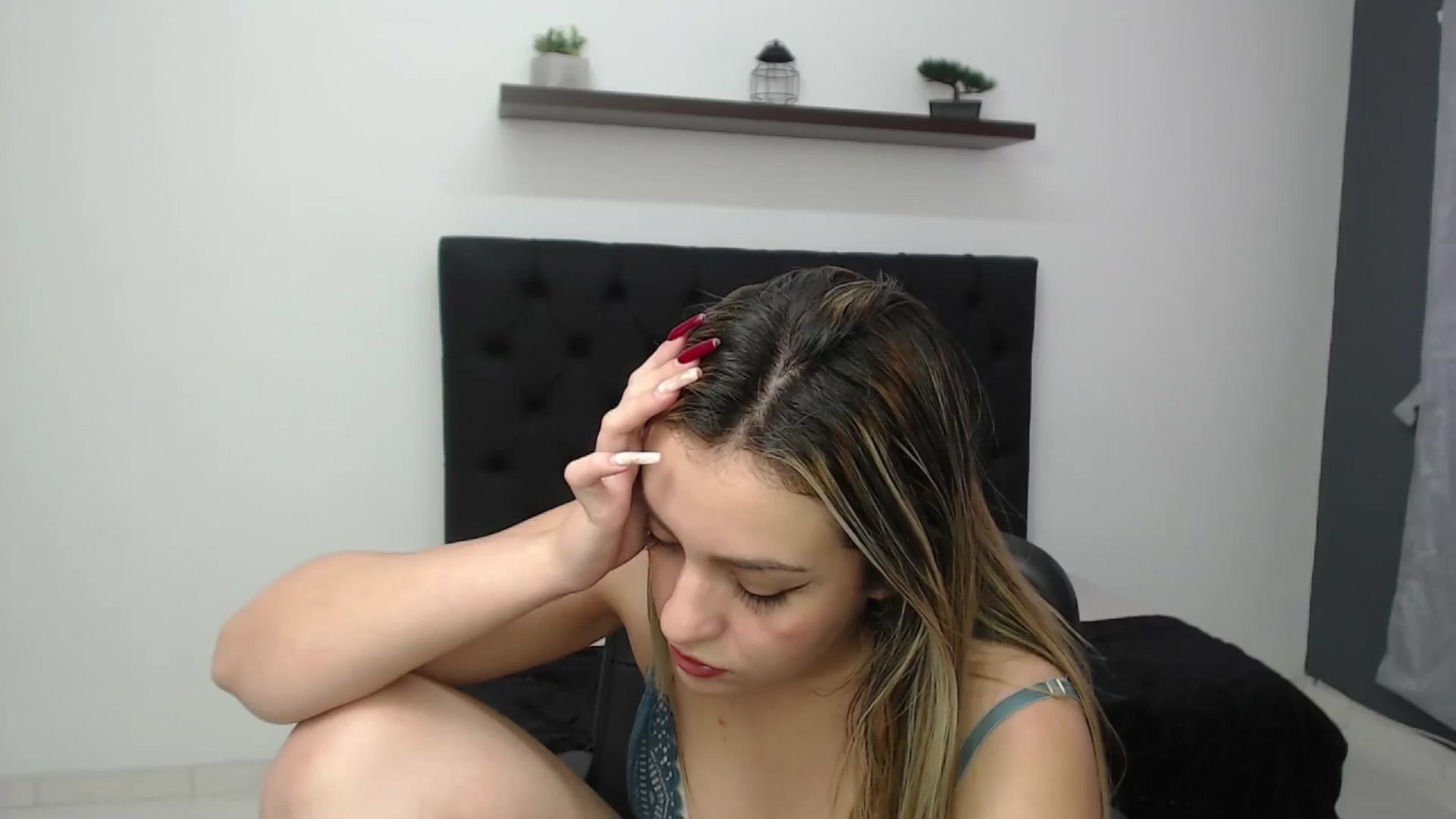Gallery image thumbnail from CamilleDucan's myfreecams stream on, 02/19/2025, 17:34 image 4 of 20