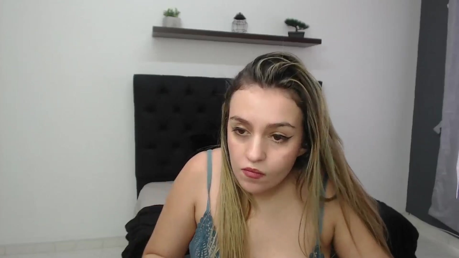 Gallery image thumbnail from CamilleDucan's myfreecams stream on, 02/19/2025, 19:06 image 5 of 20