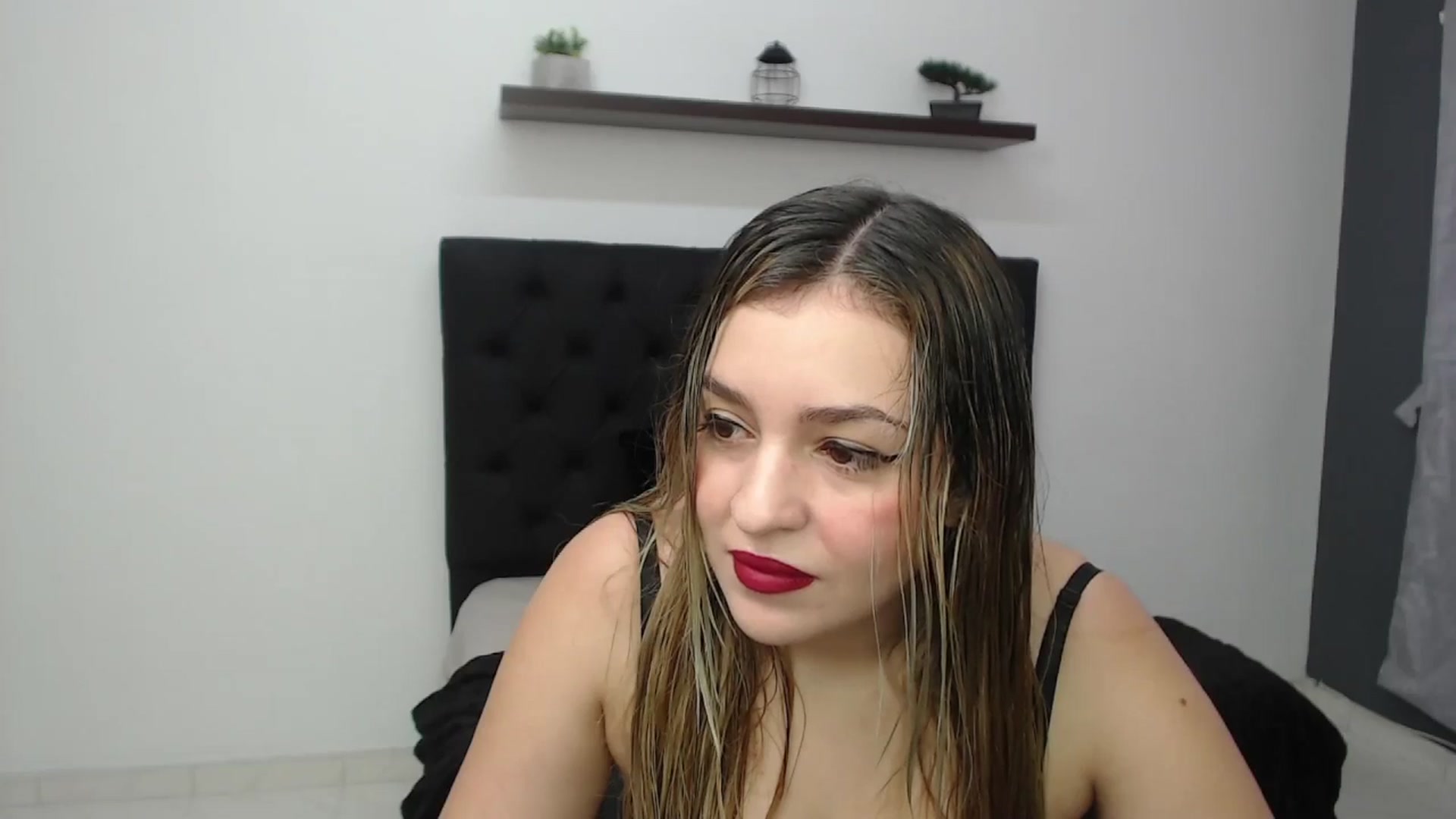 Gallery image thumbnail from CamilleDucan's myfreecams stream on, 02/20/2025, 13:19 image 13 of 20