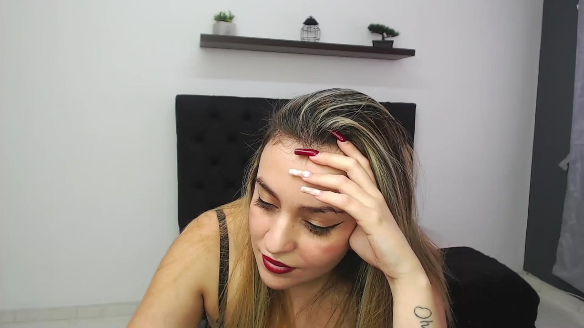 Gallery image thumbnail from CamilleDucan's myfreecams stream on, 02/20/2025, 16:08 image 12 of 20