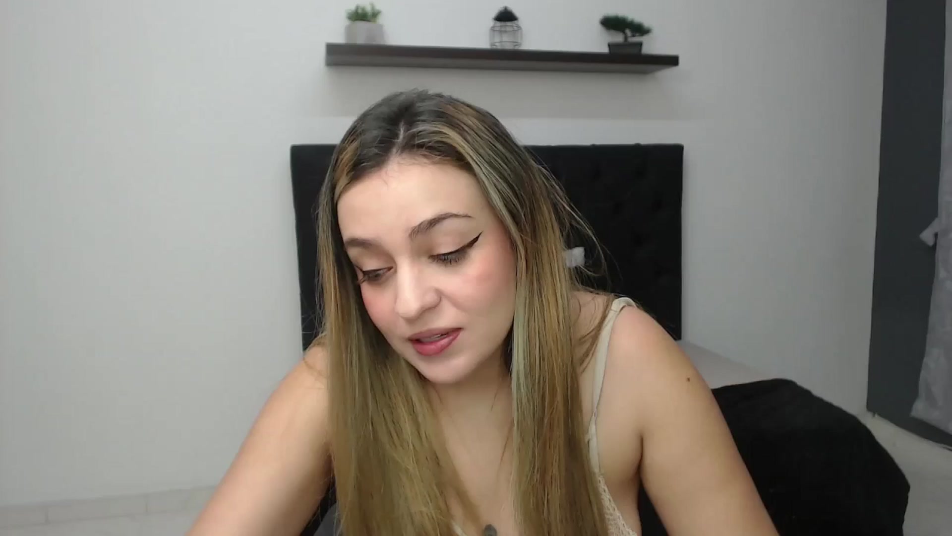 Gallery image thumbnail from CamilleDucan's myfreecams stream on, 02/21/2025, 13:30 image 1 of 20