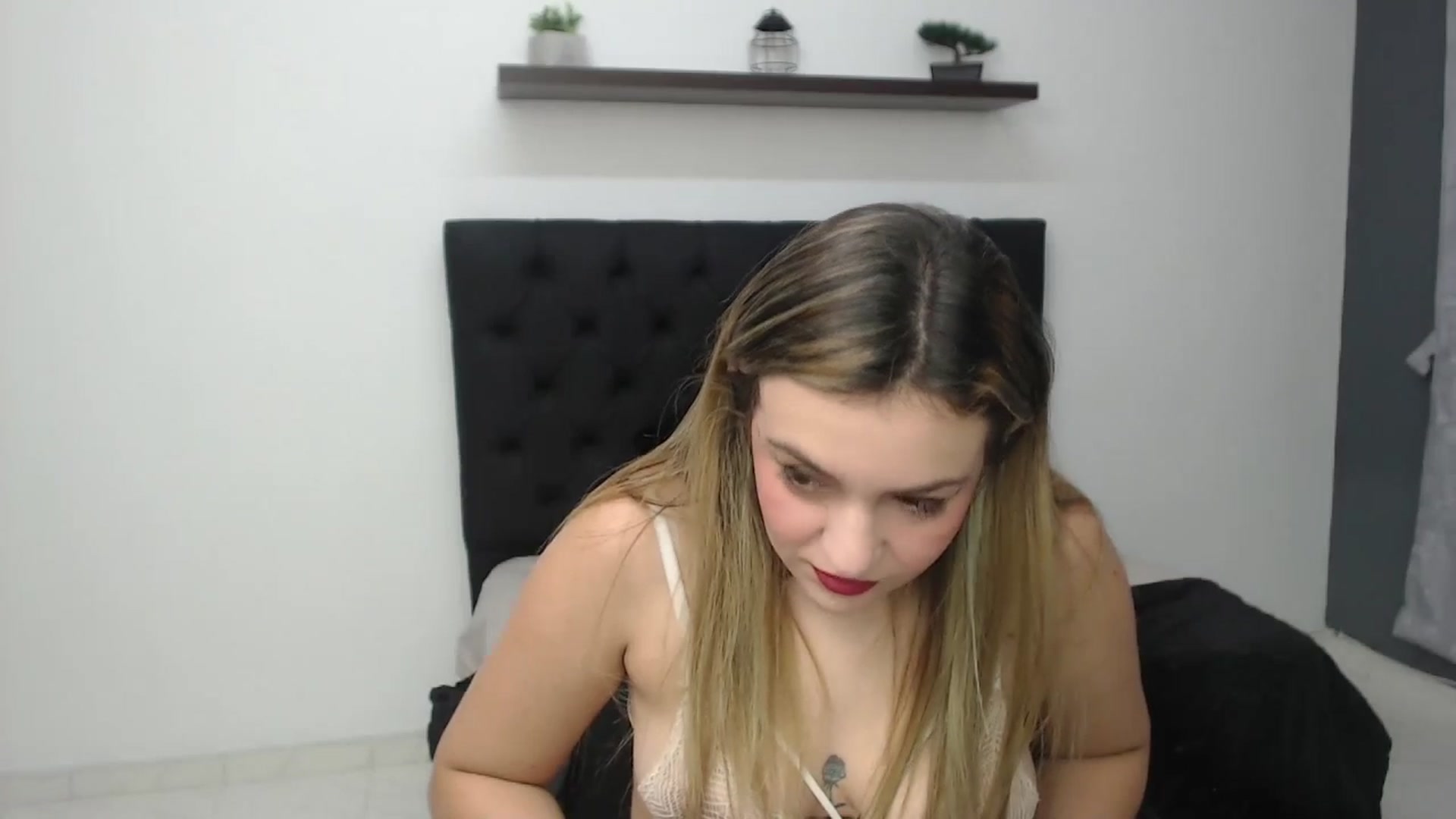 Gallery image thumbnail from CamilleDucan's myfreecams stream on, 02/21/2025, 13:30 image 13 of 20