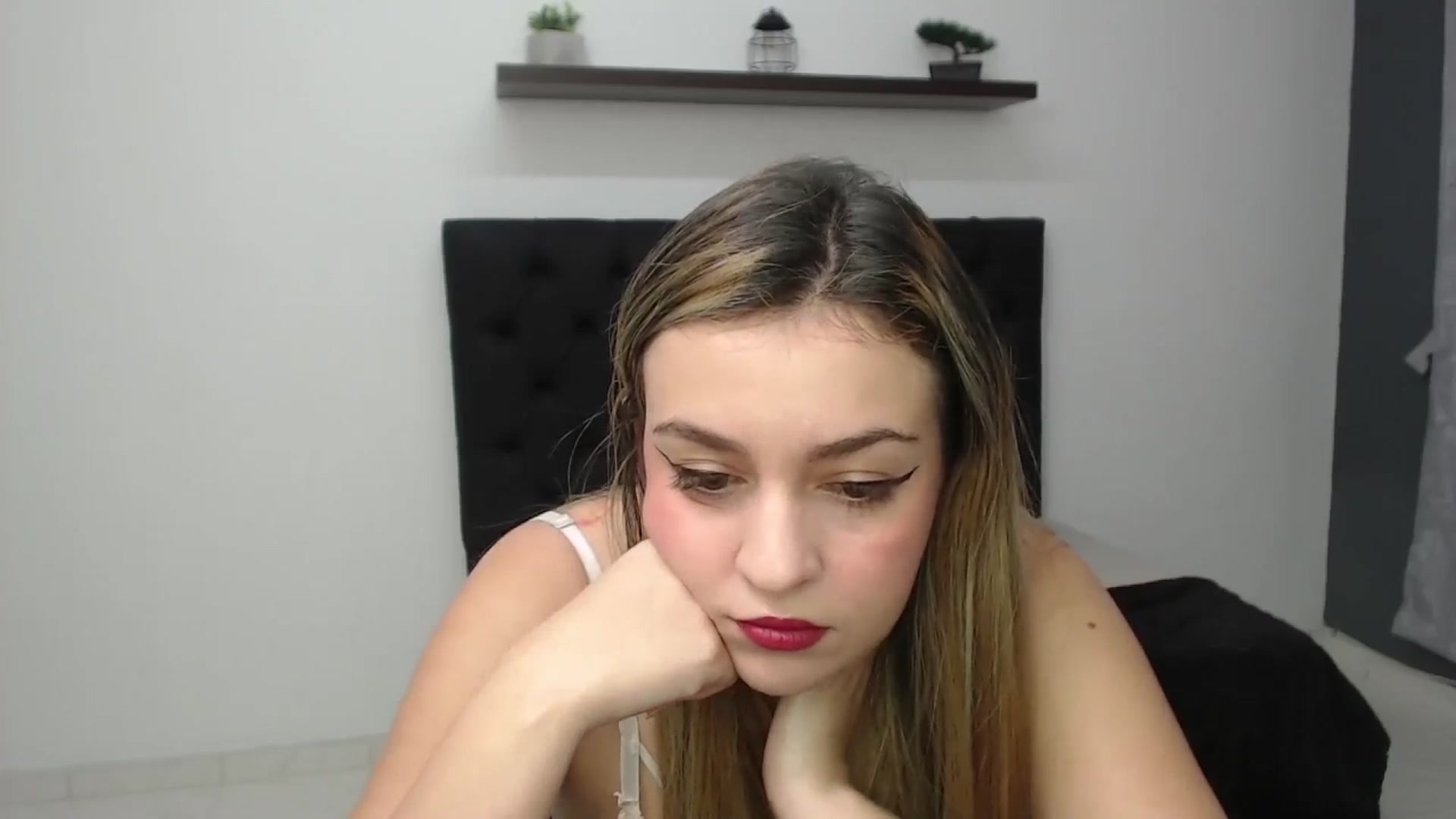 Gallery image thumbnail from CamilleDucan's myfreecams stream on, 02/21/2025, 13:59 image 18 of 20
