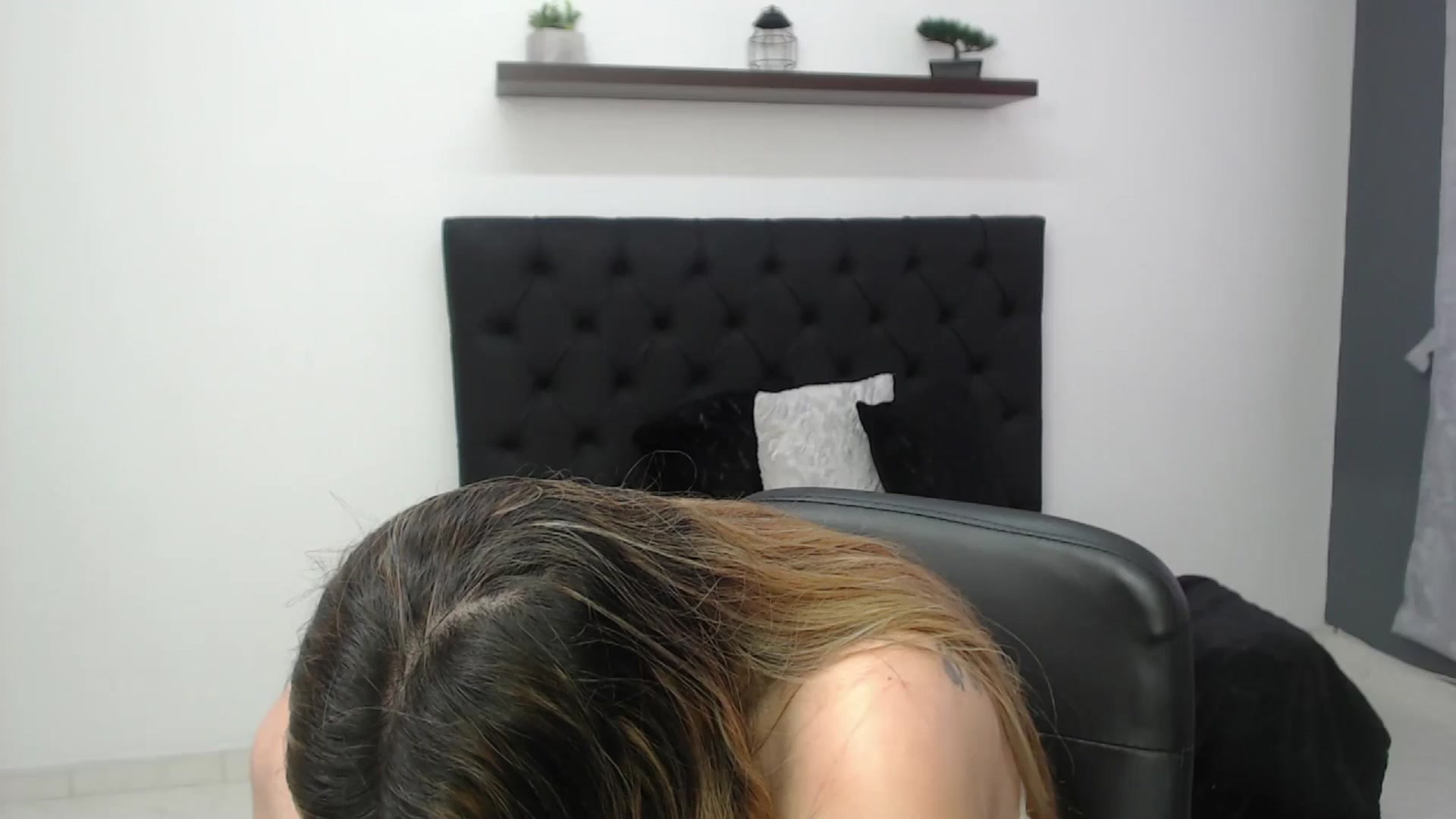 Gallery image thumbnail from CamilleDucan's myfreecams stream on, 02/21/2025, 16:20 image 13 of 20