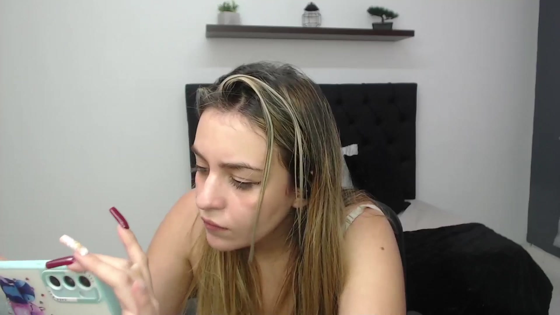 Gallery image thumbnail from CamilleDucan's myfreecams stream on, 02/21/2025, 18:49 image 17 of 20