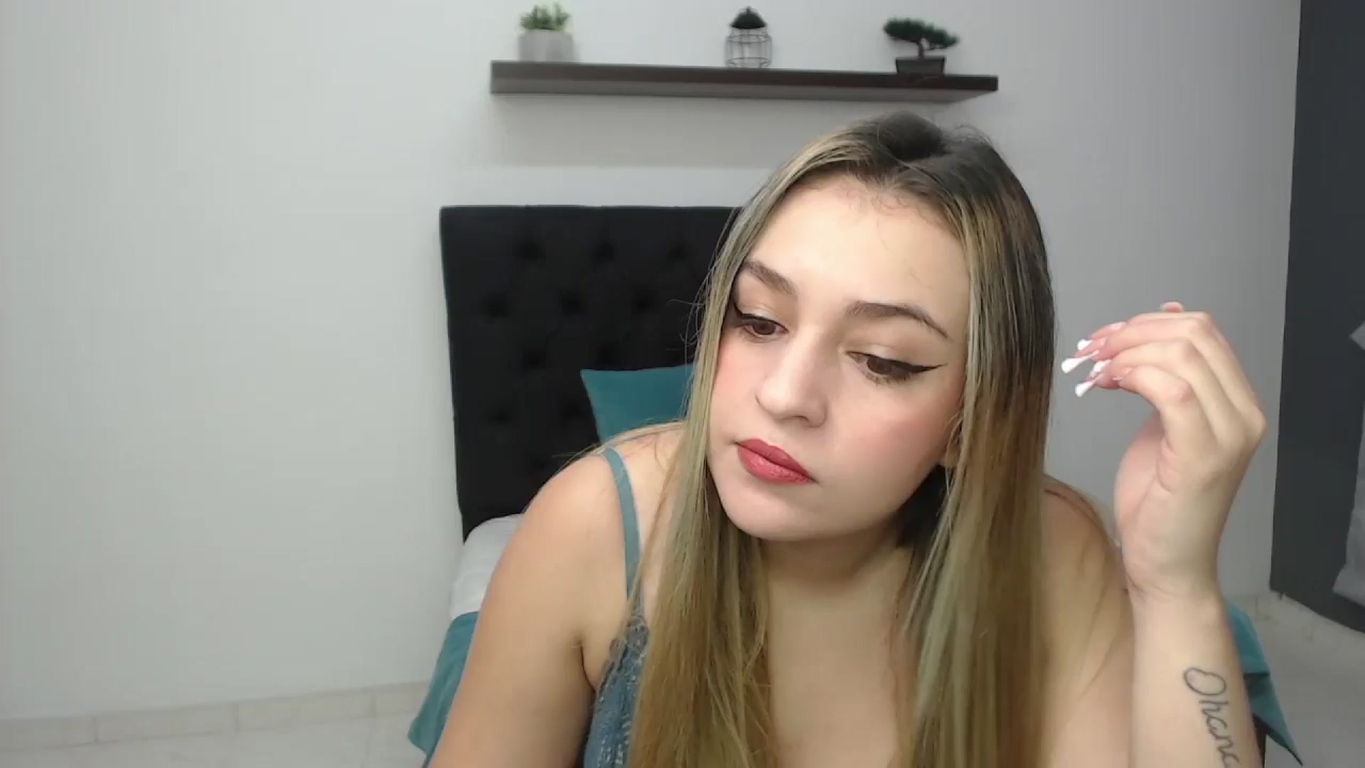 Gallery image thumbnail from CamilleDucan's myfreecams stream on, 02/24/2025, 14:08 image 1 of 20