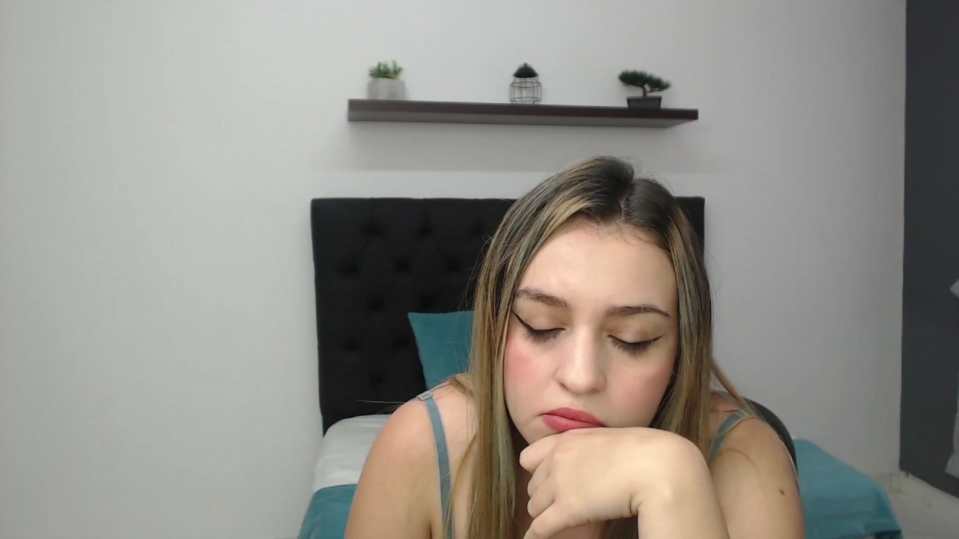 Gallery image thumbnail from CamilleDucan's myfreecams stream on, 02/24/2025, 15:29 image 3 of 20