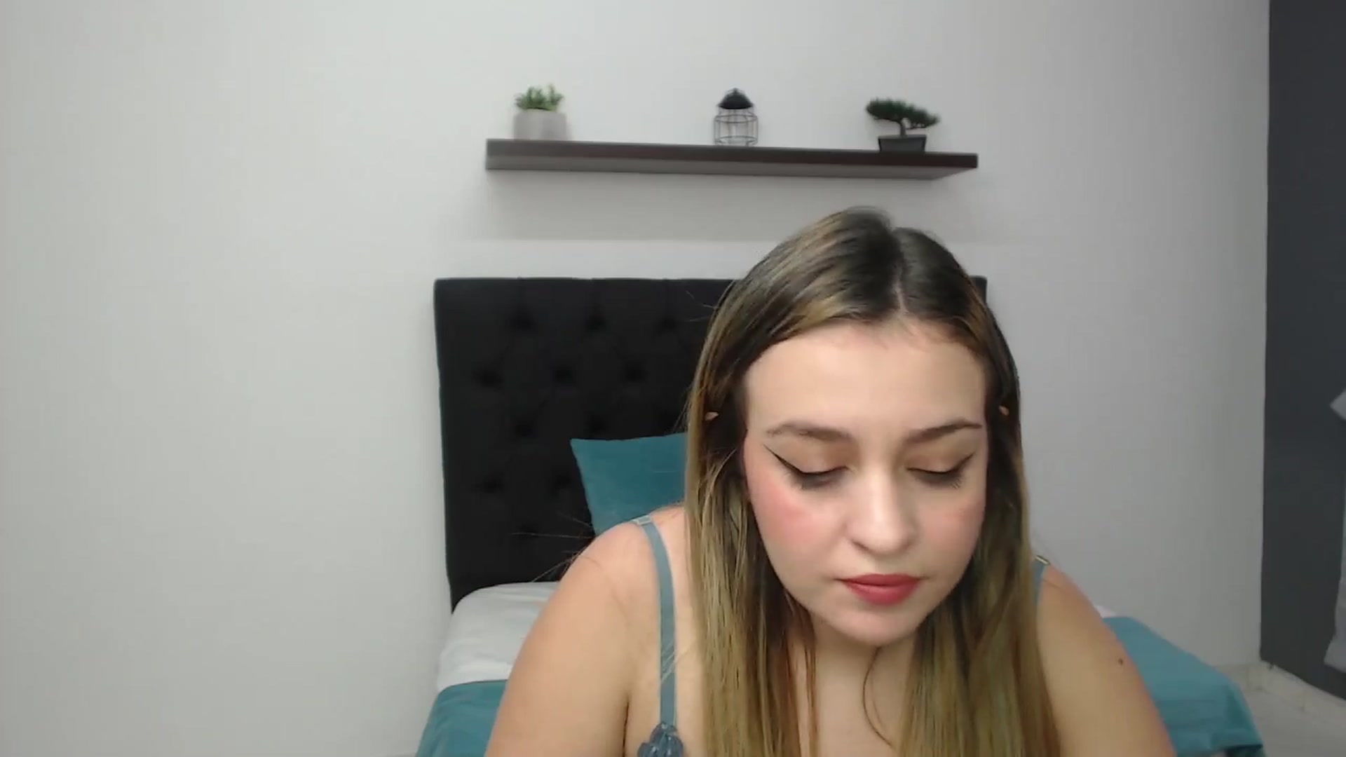 Gallery image thumbnail from CamilleDucan's myfreecams stream on, 02/24/2025, 15:29 image 19 of 20