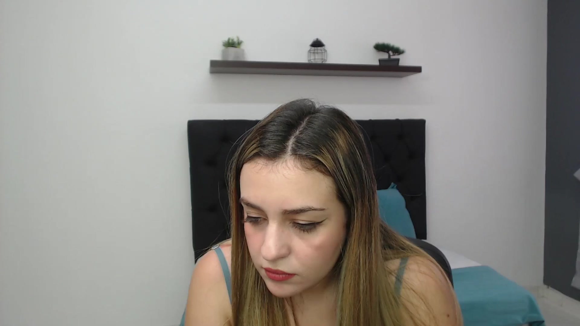 Gallery image thumbnail from CamilleDucan's myfreecams stream on, 02/24/2025, 16:15 image 15 of 20