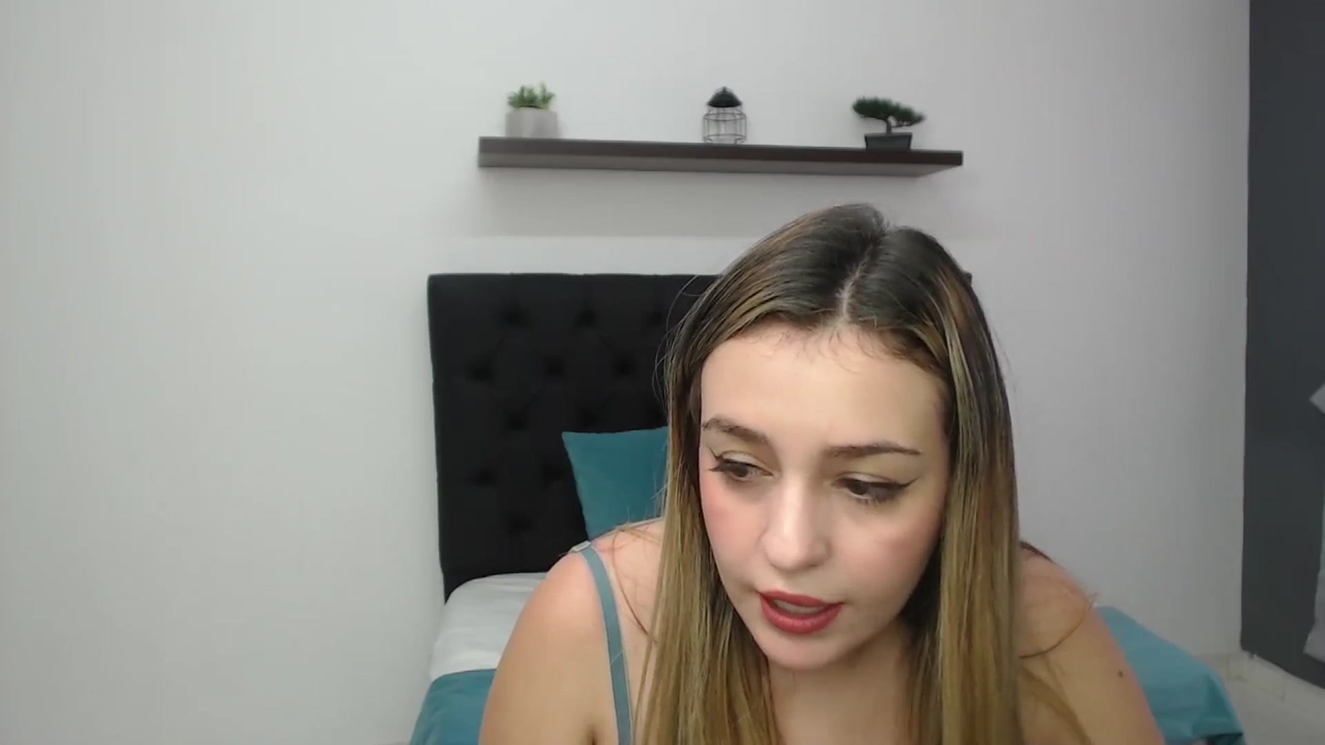 Gallery image thumbnail from CamilleDucan's myfreecams stream on, 02/24/2025, 16:15 image 10 of 20