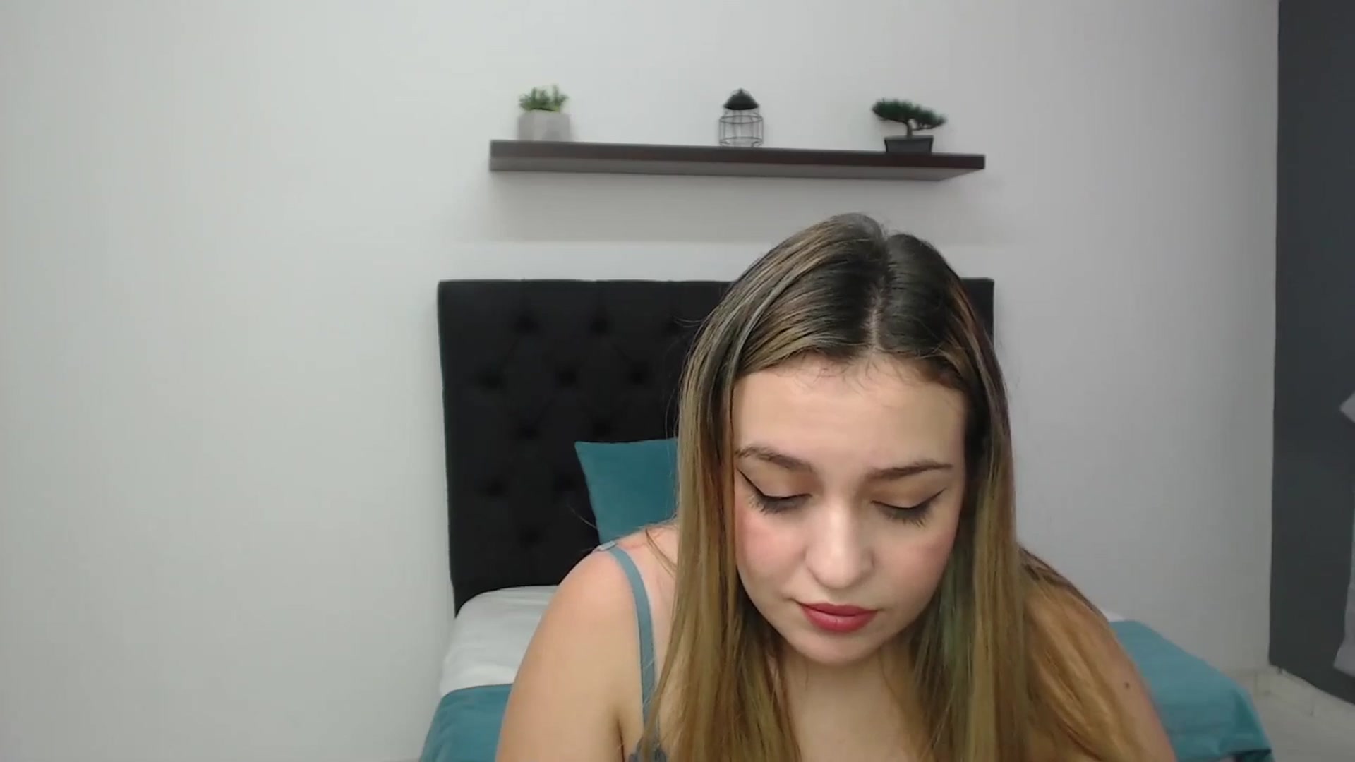 Gallery image thumbnail from CamilleDucan's myfreecams stream on, 02/24/2025, 16:15 image 7 of 20