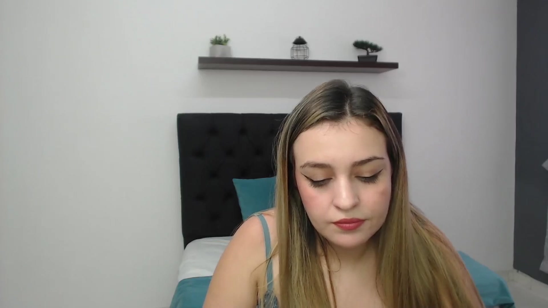Gallery image thumbnail from CamilleDucan's myfreecams stream on, 02/24/2025, 16:15 image 14 of 20