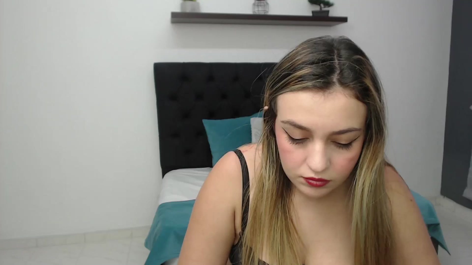 Gallery image thumbnail from CamilleDucan's myfreecams stream on, 02/25/2025, 14:33 image 20 of 20