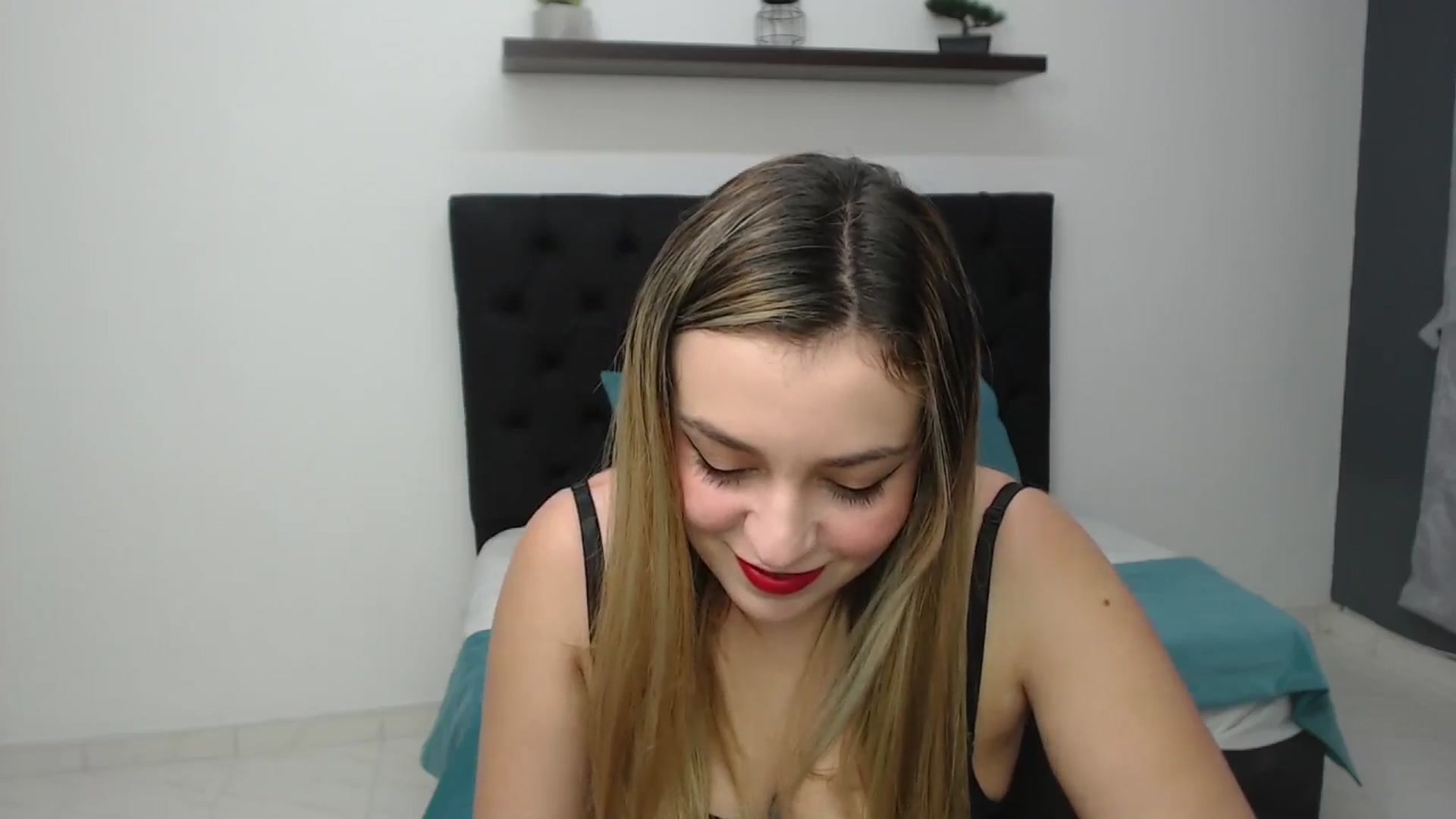 Gallery image thumbnail from CamilleDucan's myfreecams stream on, 02/25/2025, 14:33 image 4 of 20