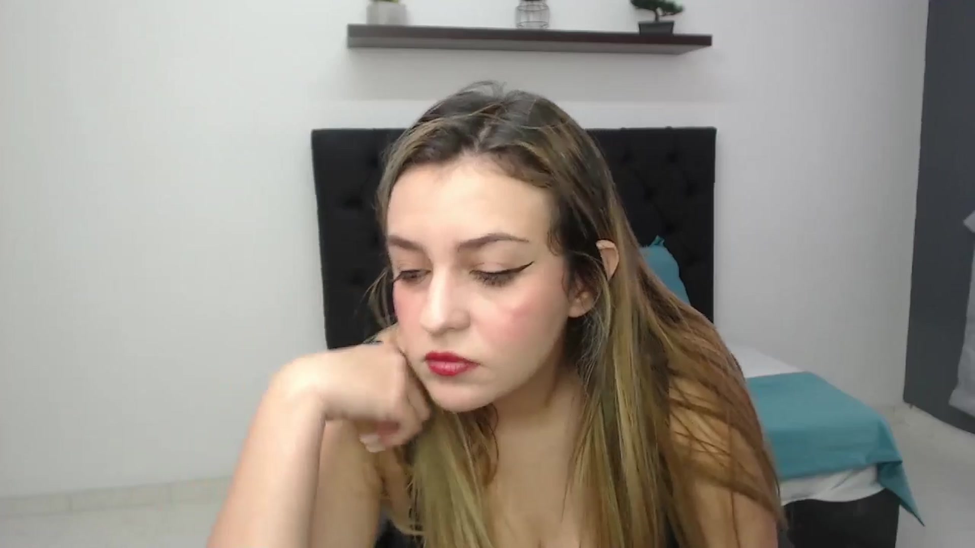 Gallery image thumbnail from CamilleDucan's myfreecams stream on, 02/25/2025, 15:16 image 10 of 20
