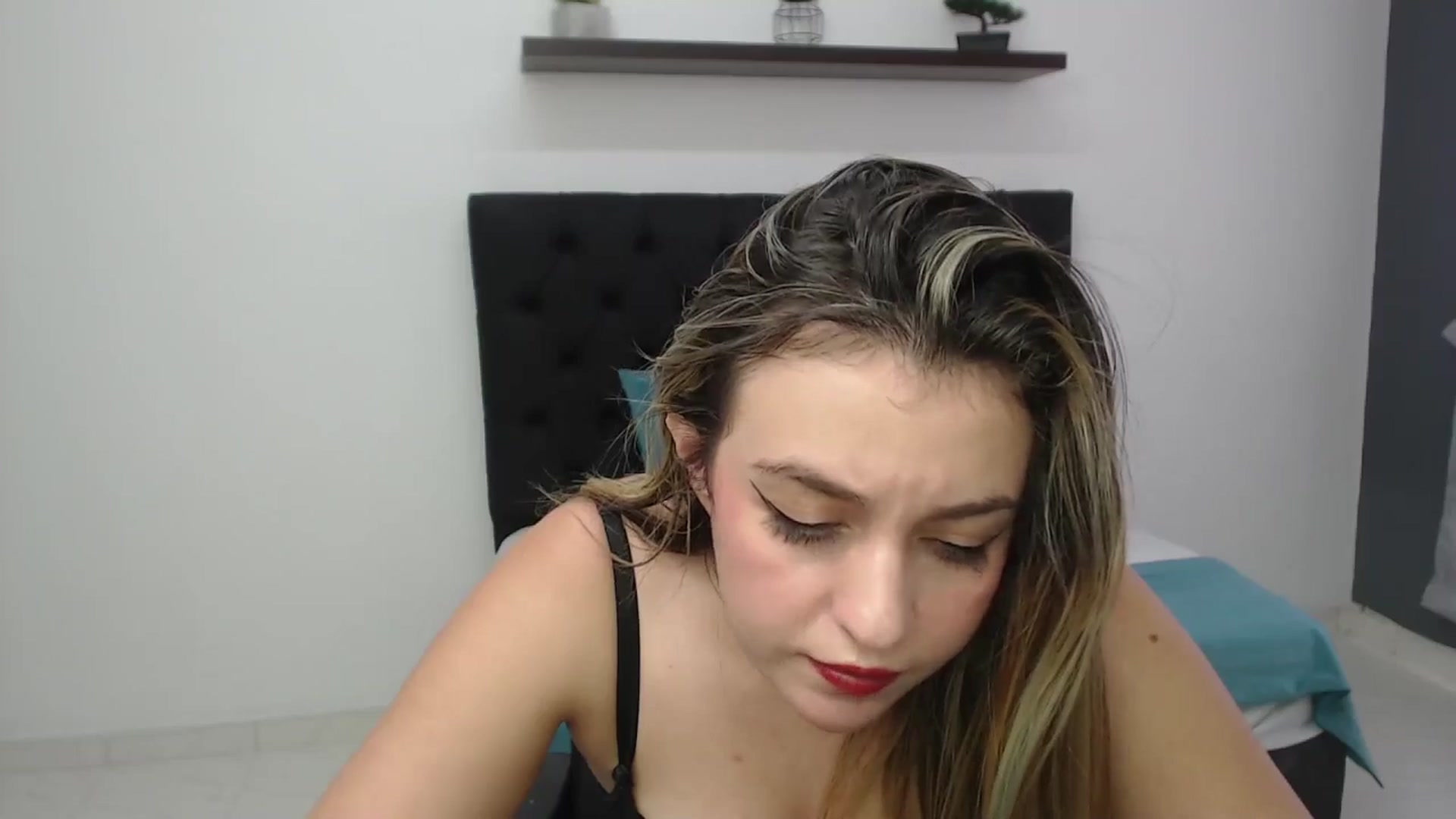 Gallery image thumbnail from CamilleDucan's myfreecams stream on, 02/25/2025, 17:07 image 3 of 20