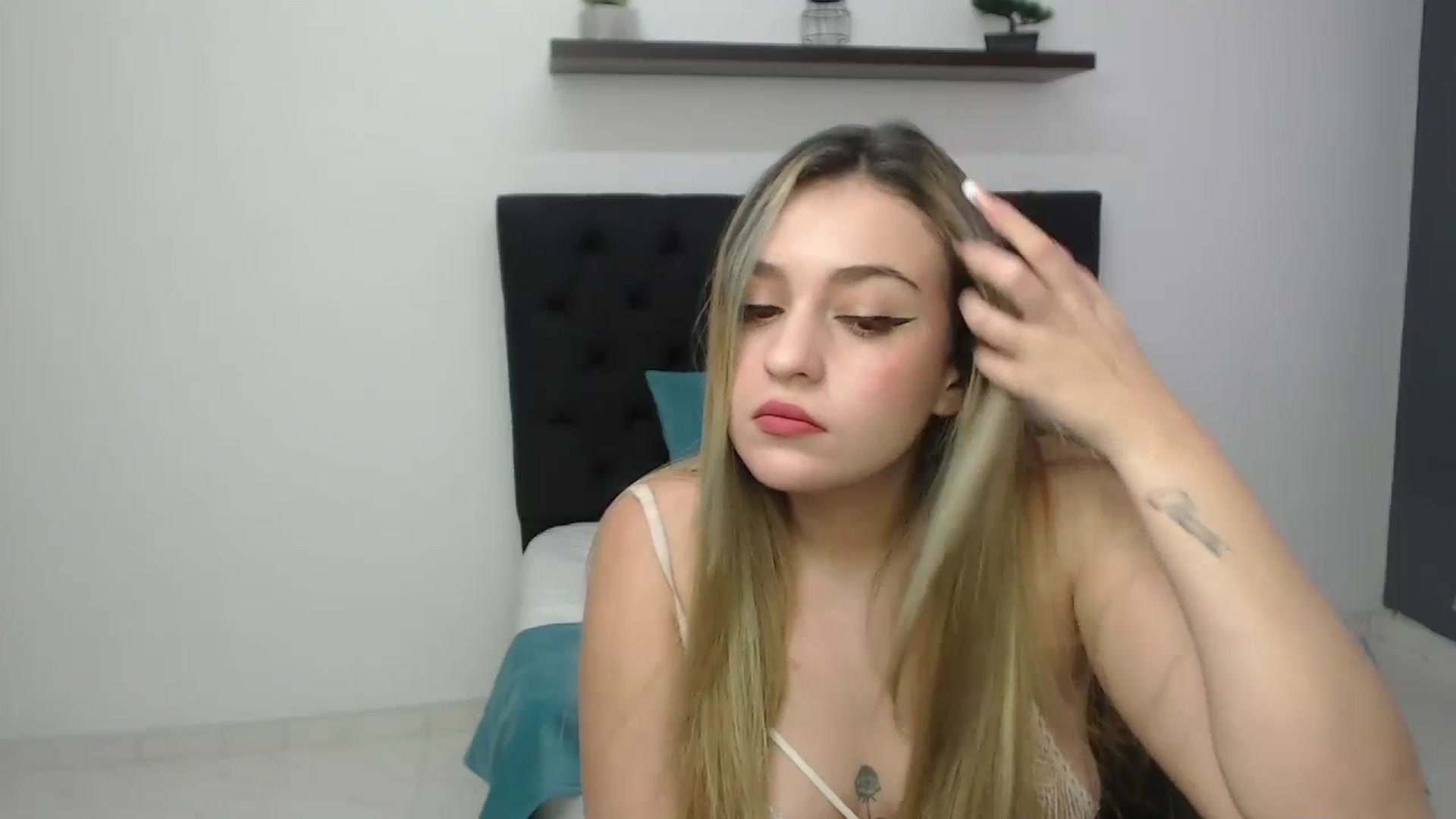 Gallery image thumbnail from CamilleDucan's myfreecams stream on, 02/27/2025, 16:11 image 3 of 20