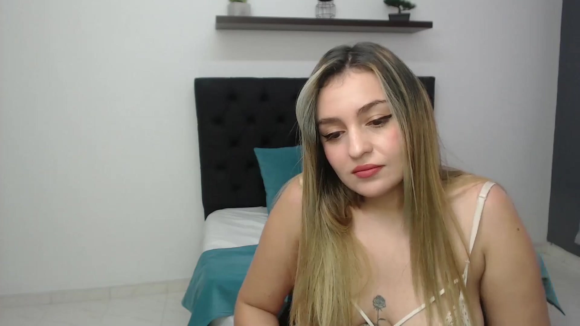 Gallery image thumbnail from CamilleDucan's myfreecams stream on, 02/27/2025, 17:04 image 8 of 20