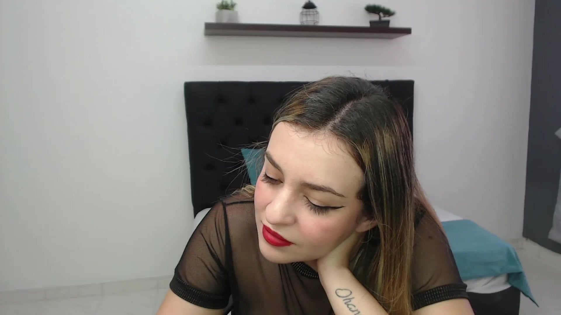 Gallery image thumbnail from CamilleDucan's myfreecams stream on, 02/28/2025, 14:22 image 17 of 20
