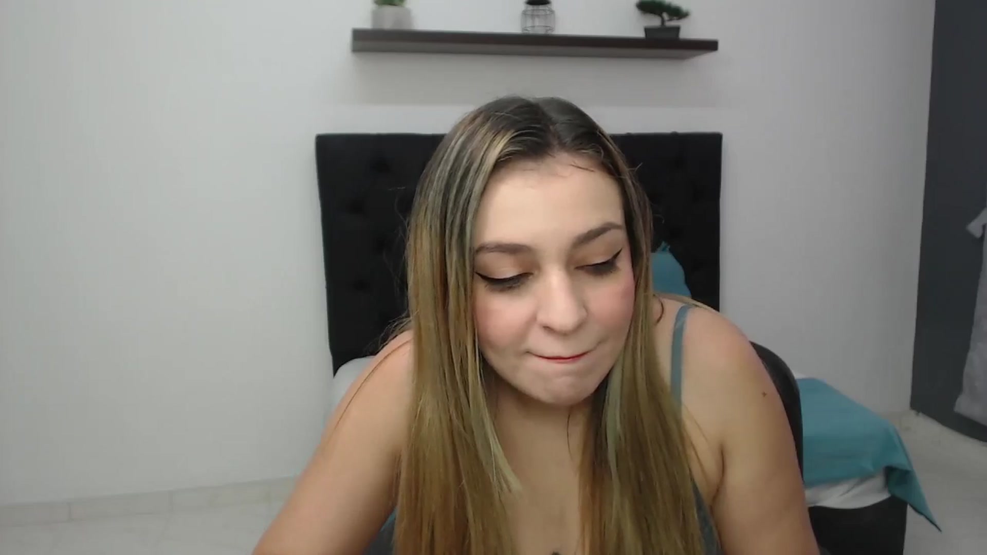 Gallery image thumbnail from CamilleDucan's myfreecams stream on, 03/01/2025, 13:39 image 5 of 20