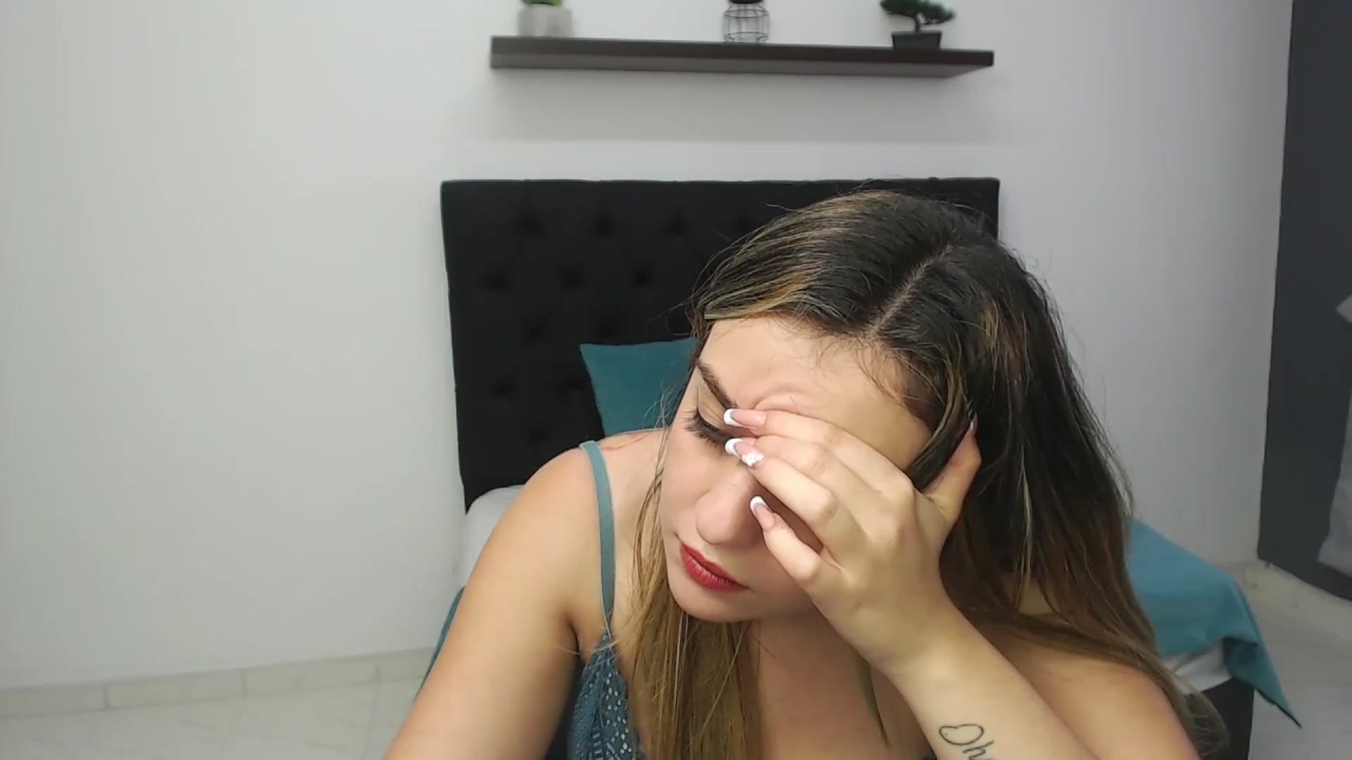 Gallery image thumbnail from CamilleDucan's myfreecams stream on, 03/01/2025, 17:06 image 9 of 20