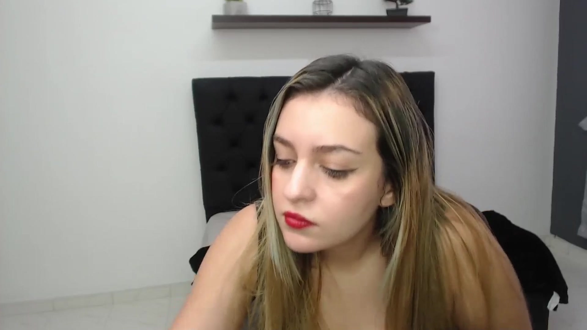 Gallery image thumbnail from CamilleDucan's myfreecams stream on, 03/03/2025, 18:17 image 4 of 20