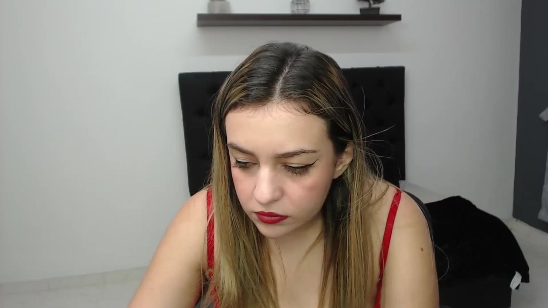 Gallery image thumbnail from CamilleDucan's myfreecams stream on, 03/04/2025, 14:32 image 7 of 20