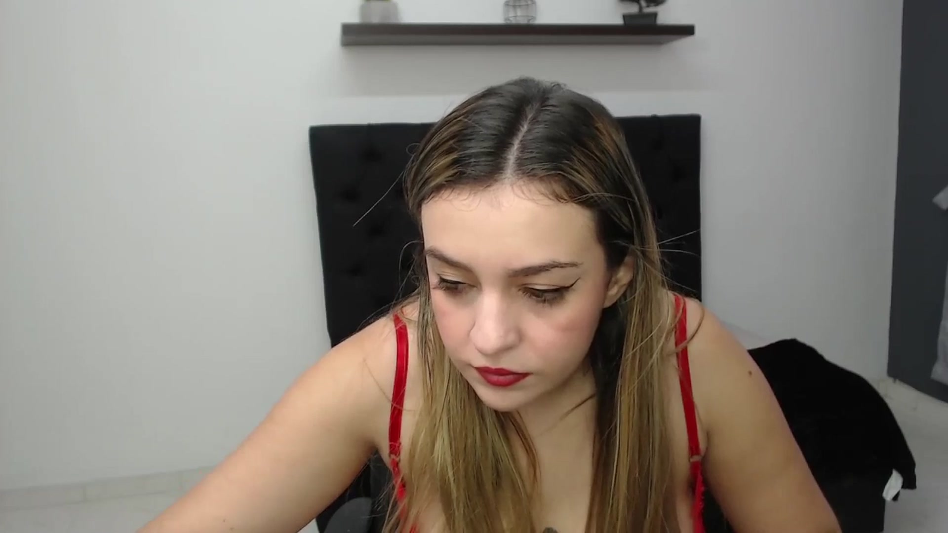 Gallery image thumbnail from CamilleDucan's myfreecams stream on, 03/04/2025, 14:32 image 17 of 20