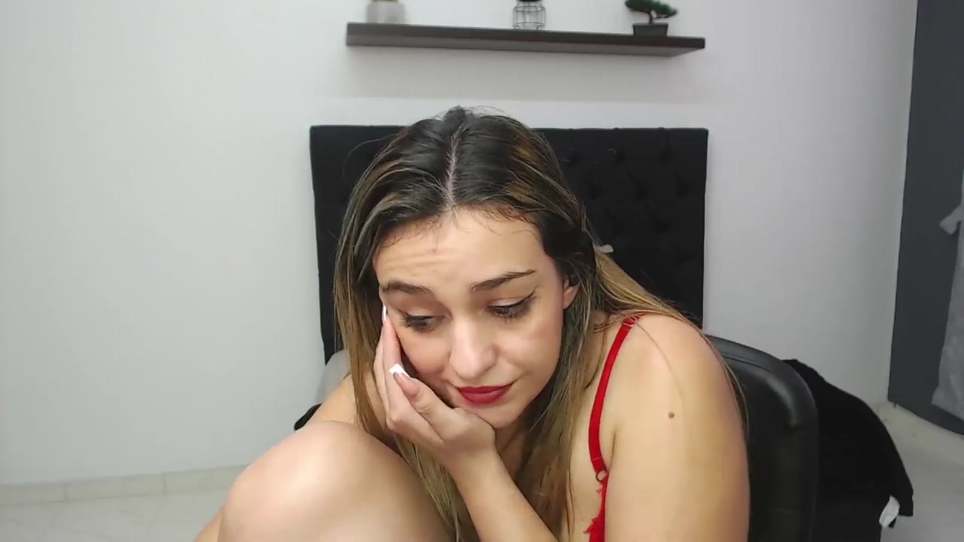 Gallery image thumbnail from CamilleDucan's myfreecams stream on, 03/04/2025, 18:03 image 10 of 20