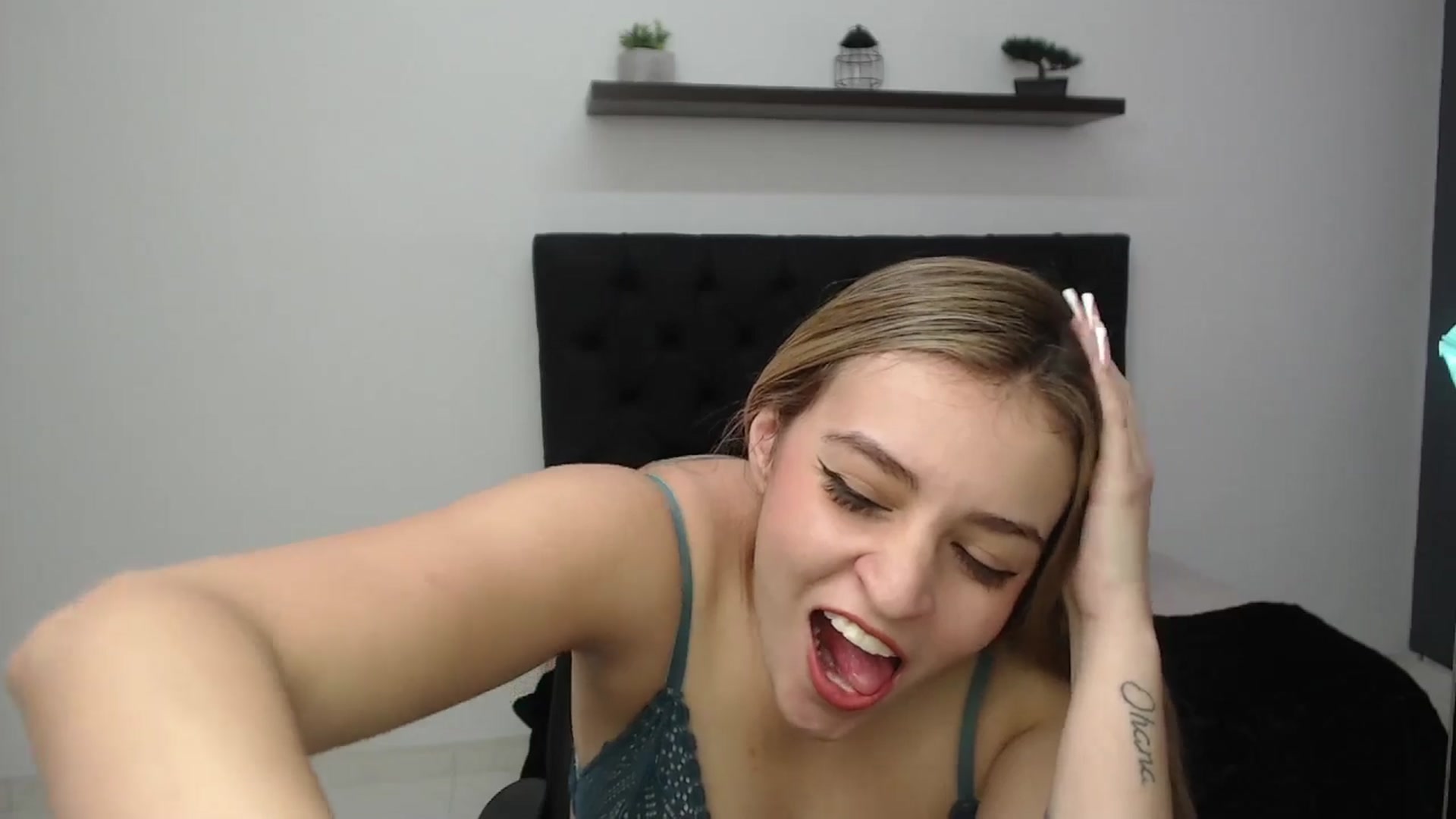 Gallery image thumbnail from CamilleDucan's myfreecams stream on, 03/08/2025, 15:09 image 12 of 20