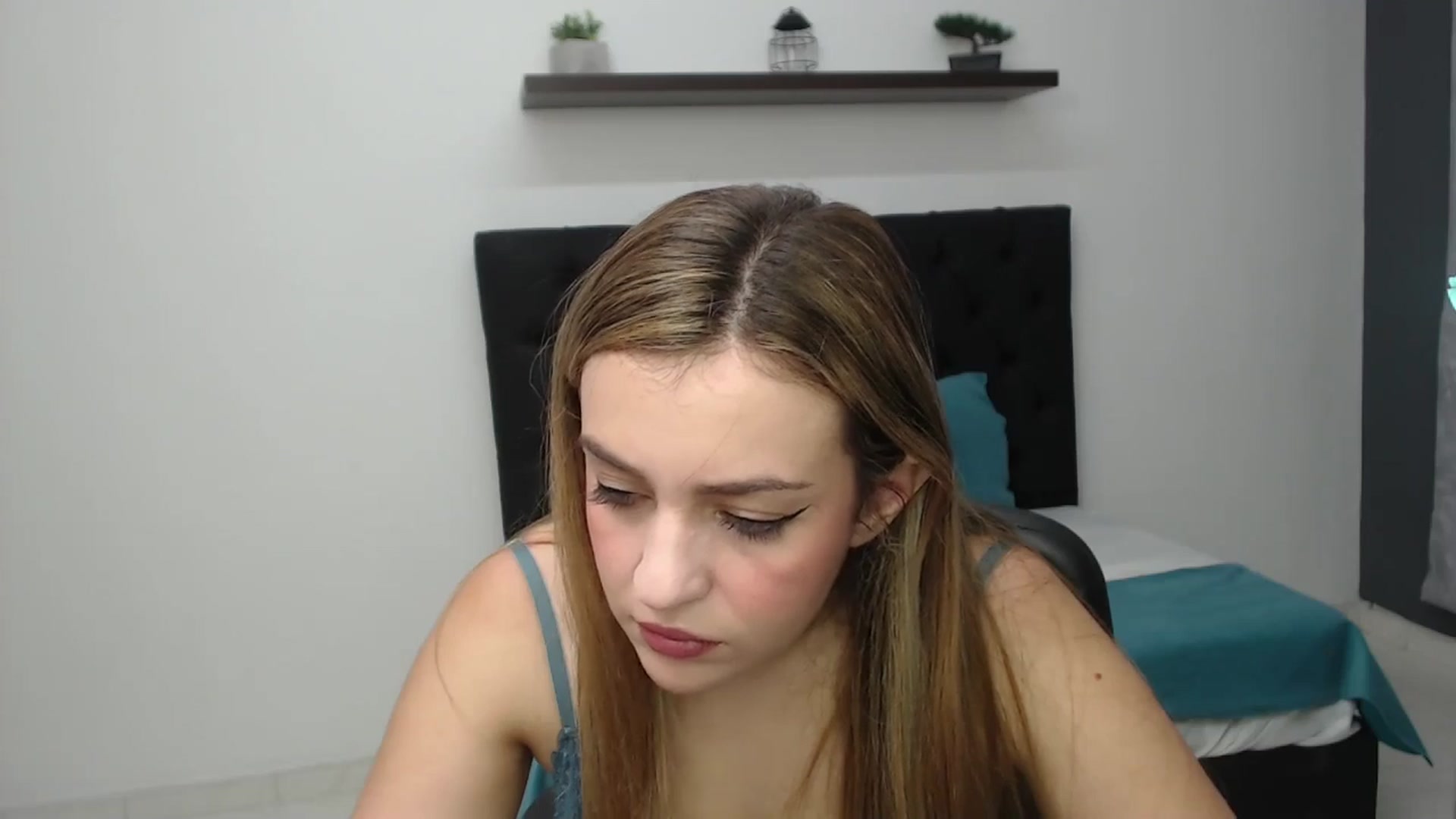 Gallery image thumbnail from CamilleDucan's myfreecams stream on, 03/11/2025, 13:54 image 5 of 20