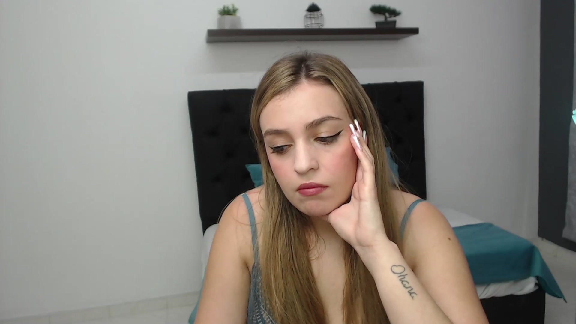 Gallery image thumbnail from CamilleDucan's myfreecams stream on, 03/11/2025, 14:18 image 8 of 20