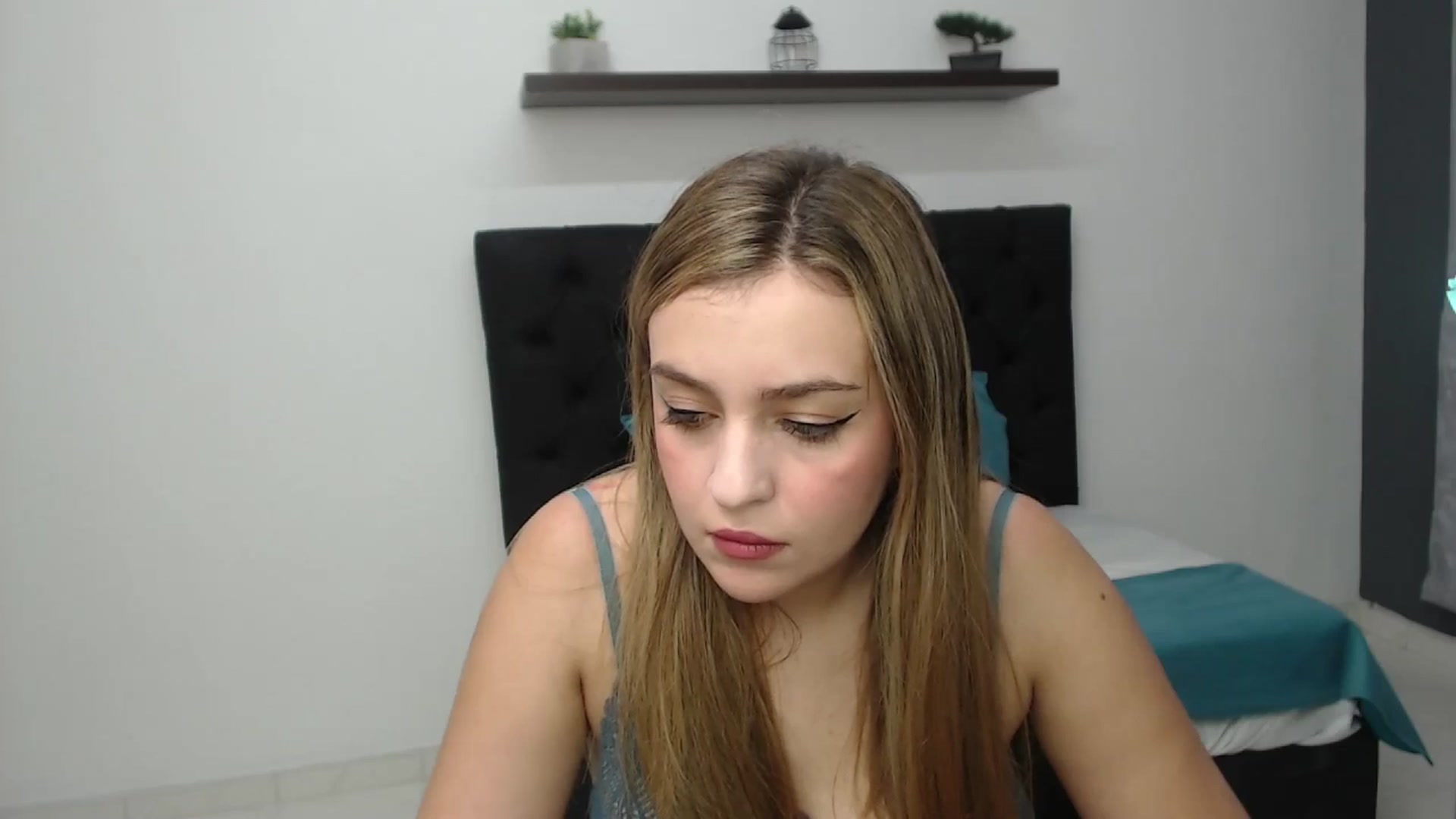 Gallery image thumbnail from CamilleDucan's myfreecams stream on, 03/11/2025, 14:18 image 17 of 20