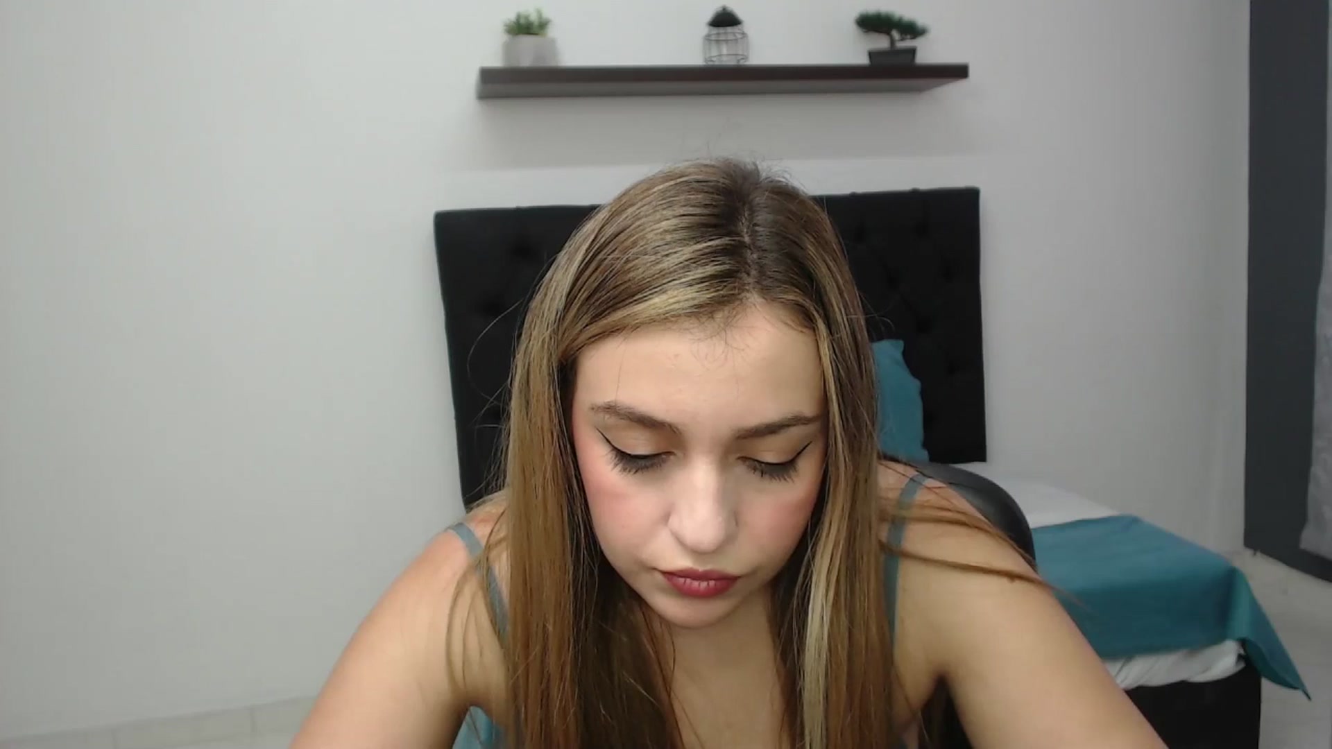 Gallery image thumbnail from CamilleDucan's myfreecams stream on, 03/11/2025, 15:23 image 10 of 20