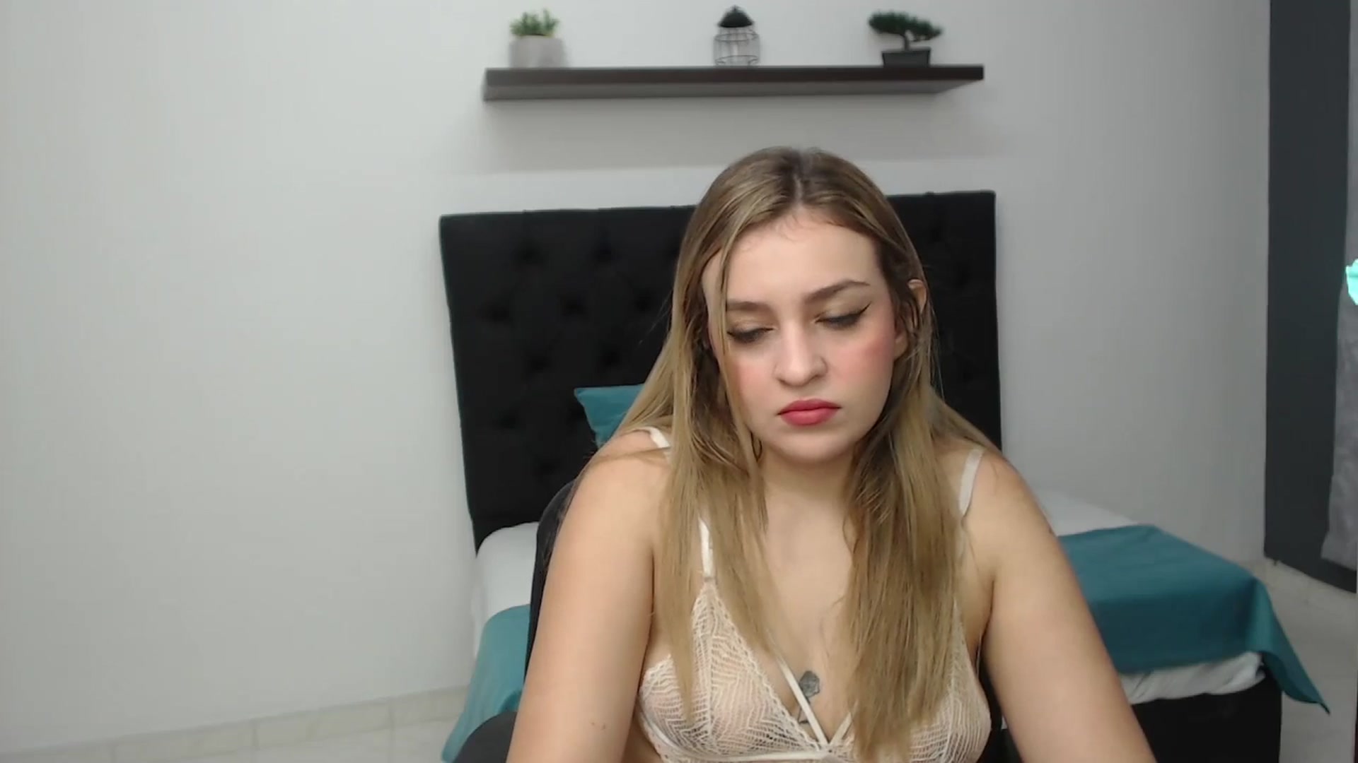 Gallery image thumbnail from CamilleDucan's myfreecams stream on, 03/12/2025, 13:26 image 11 of 20