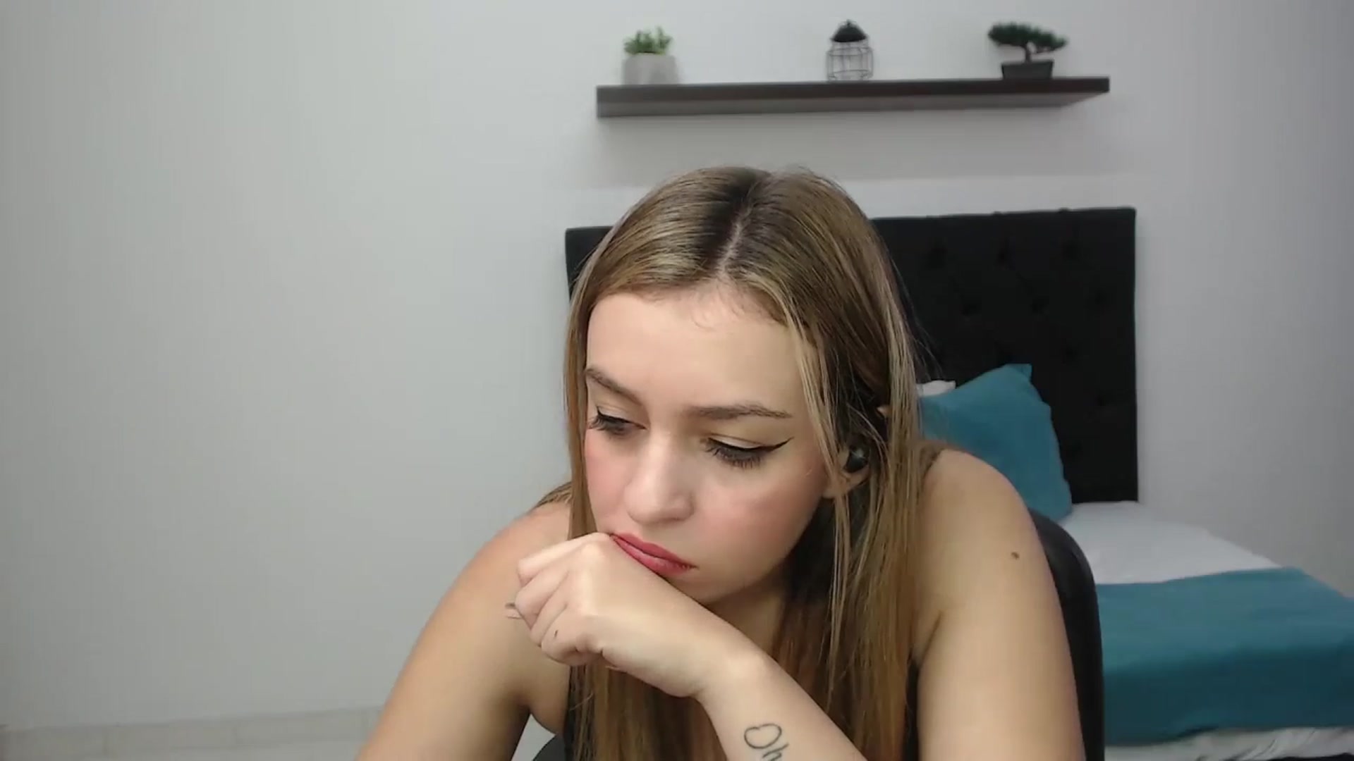 Gallery image thumbnail from CamilleDucan's myfreecams stream on, 03/14/2025, 14:46 image 13 of 20