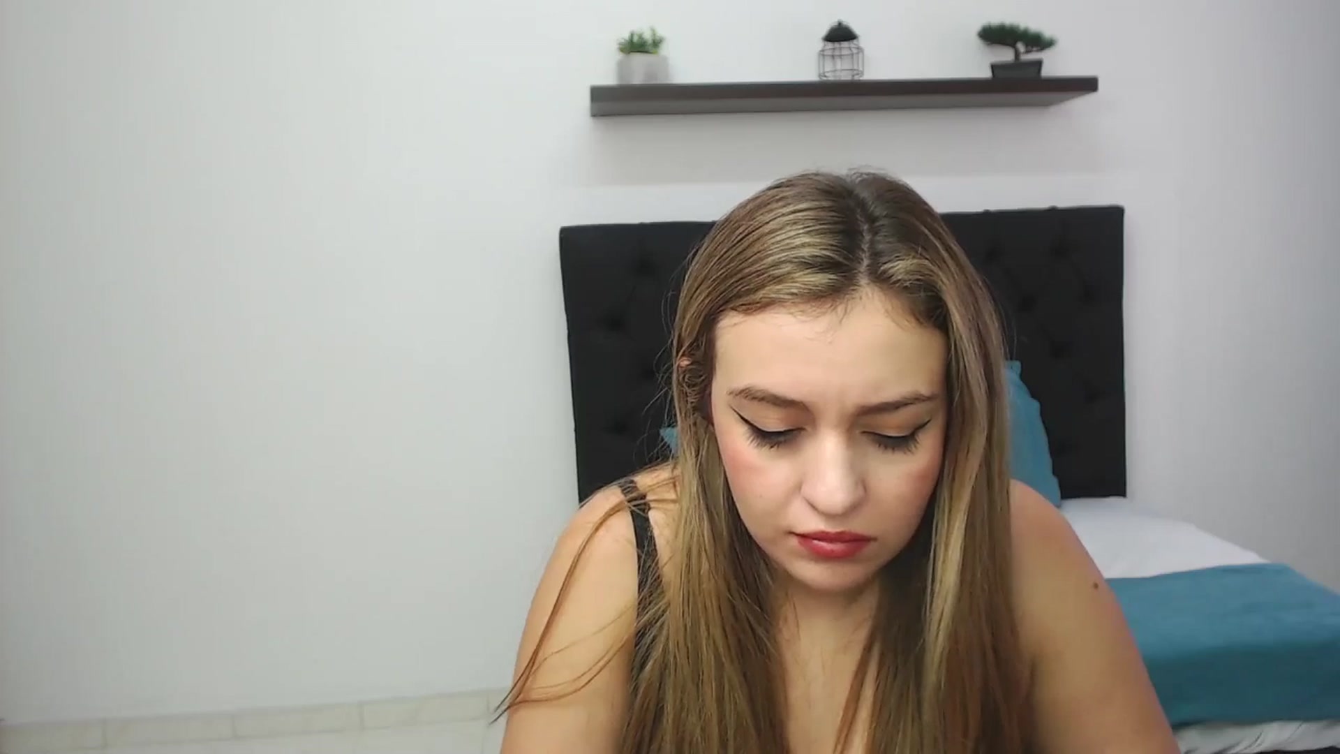 Gallery image thumbnail from CamilleDucan's myfreecams stream on, 03/14/2025, 18:19 image 9 of 20