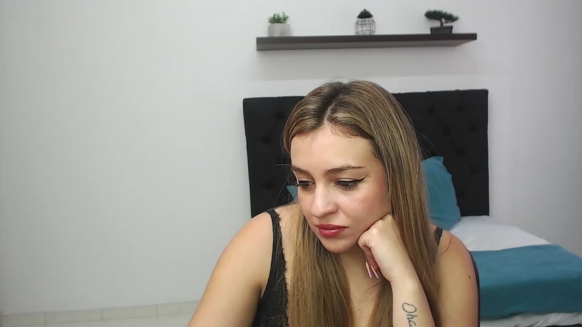 Gallery image thumbnail from CamilleDucan's myfreecams stream on, 03/14/2025, 18:19 image 19 of 20