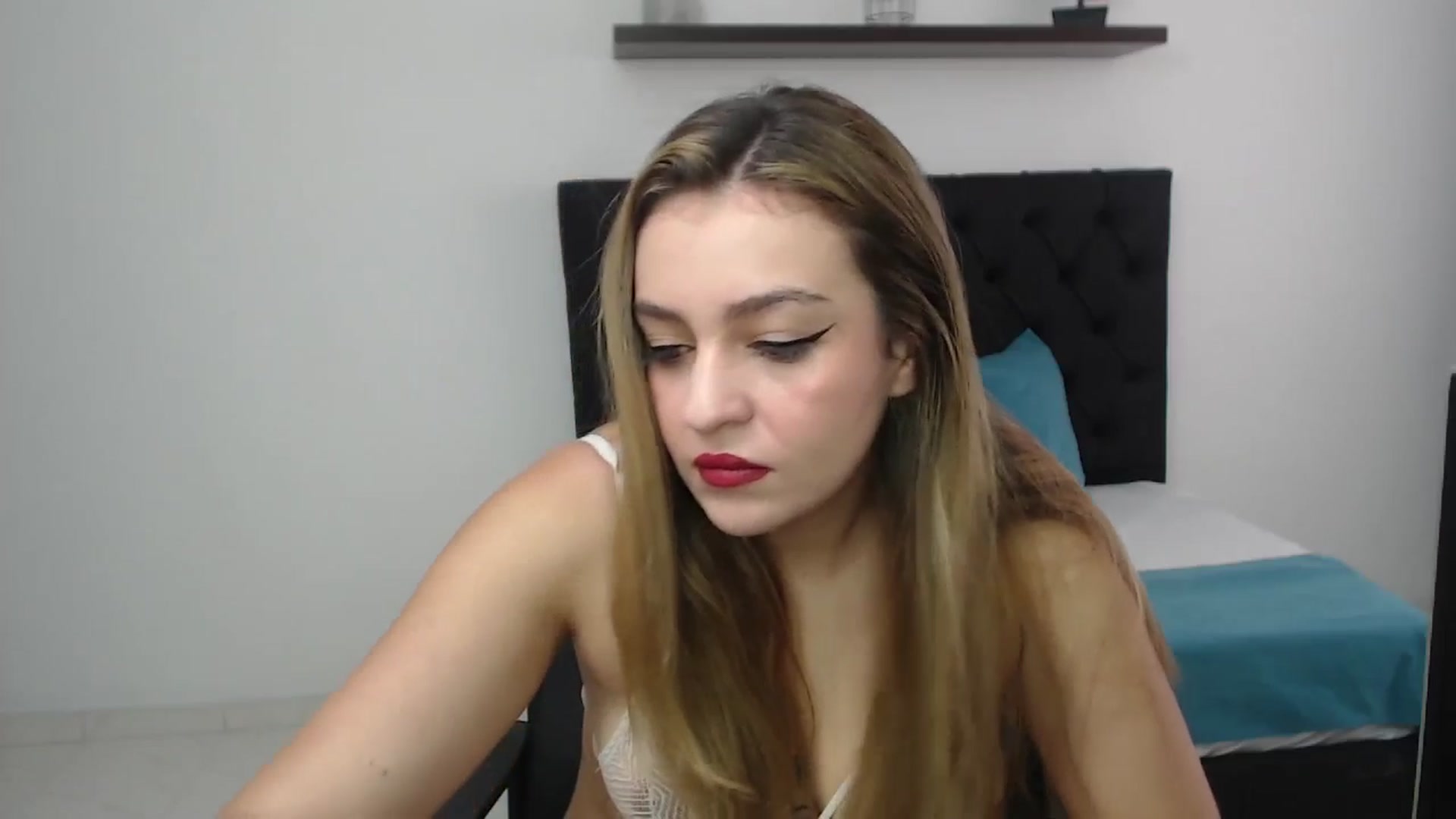 Gallery image thumbnail from CamilleDucan's myfreecams stream on, 03/24/2025, 13:19 image 19 of 20