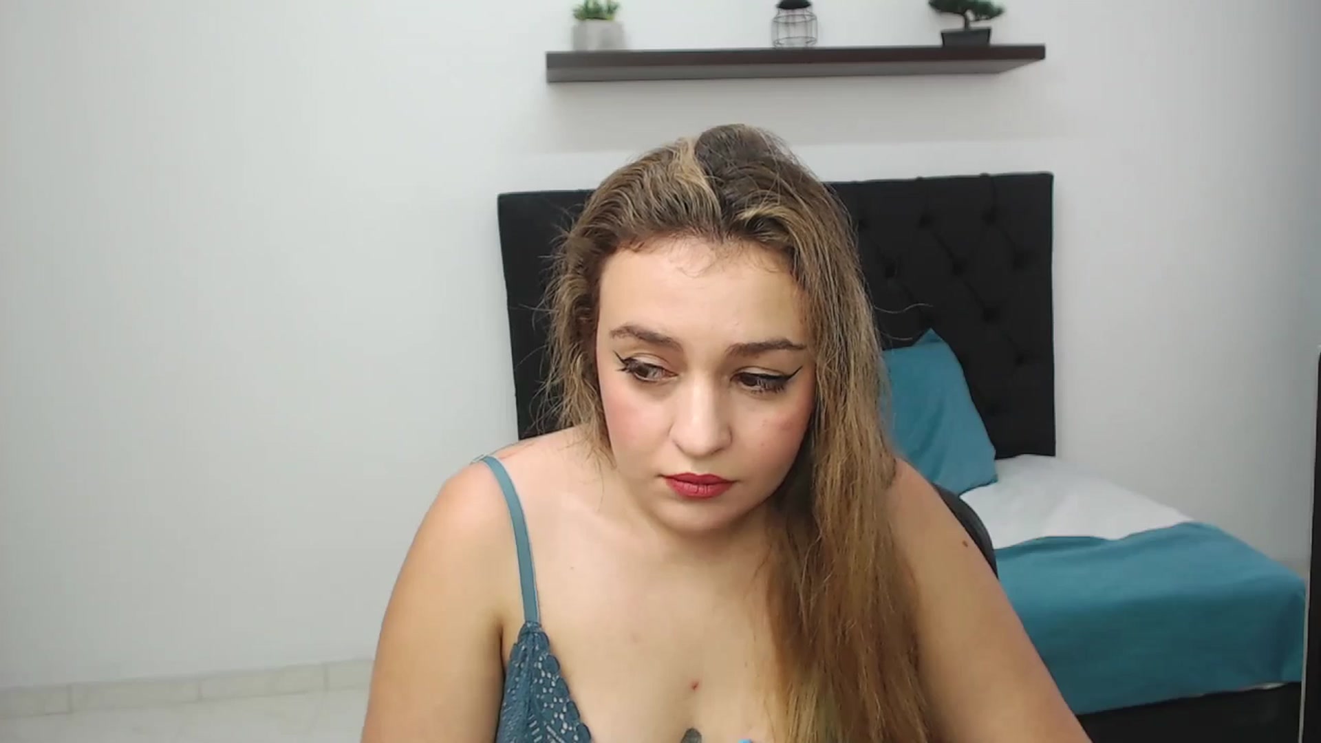 Gallery image thumbnail from CamilleDucan's myfreecams stream on, 03/26/2025, 15:02 image 18 of 20