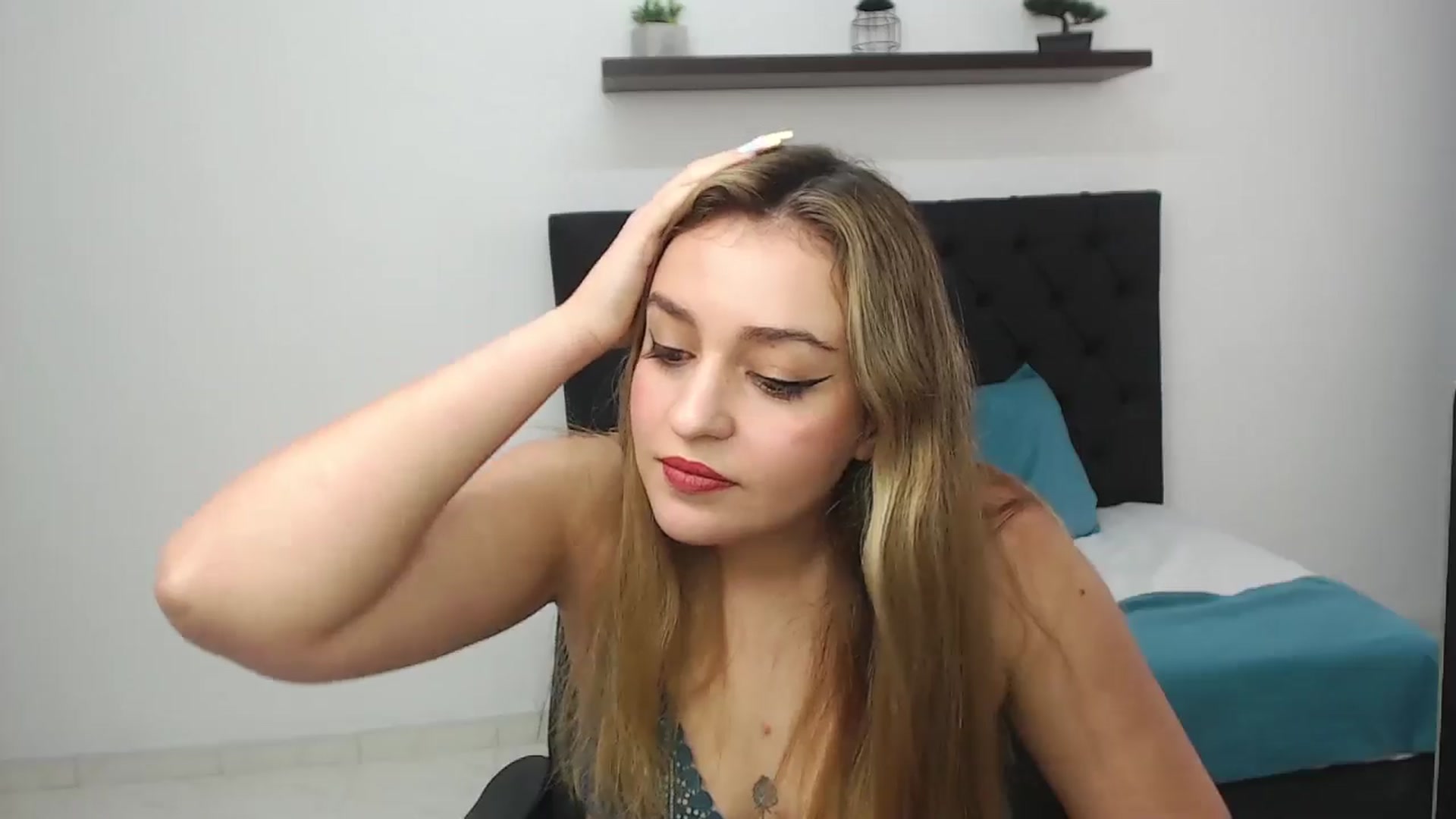 Gallery image thumbnail from CamilleDucan's myfreecams stream on, 03/26/2025, 15:14 image 15 of 20