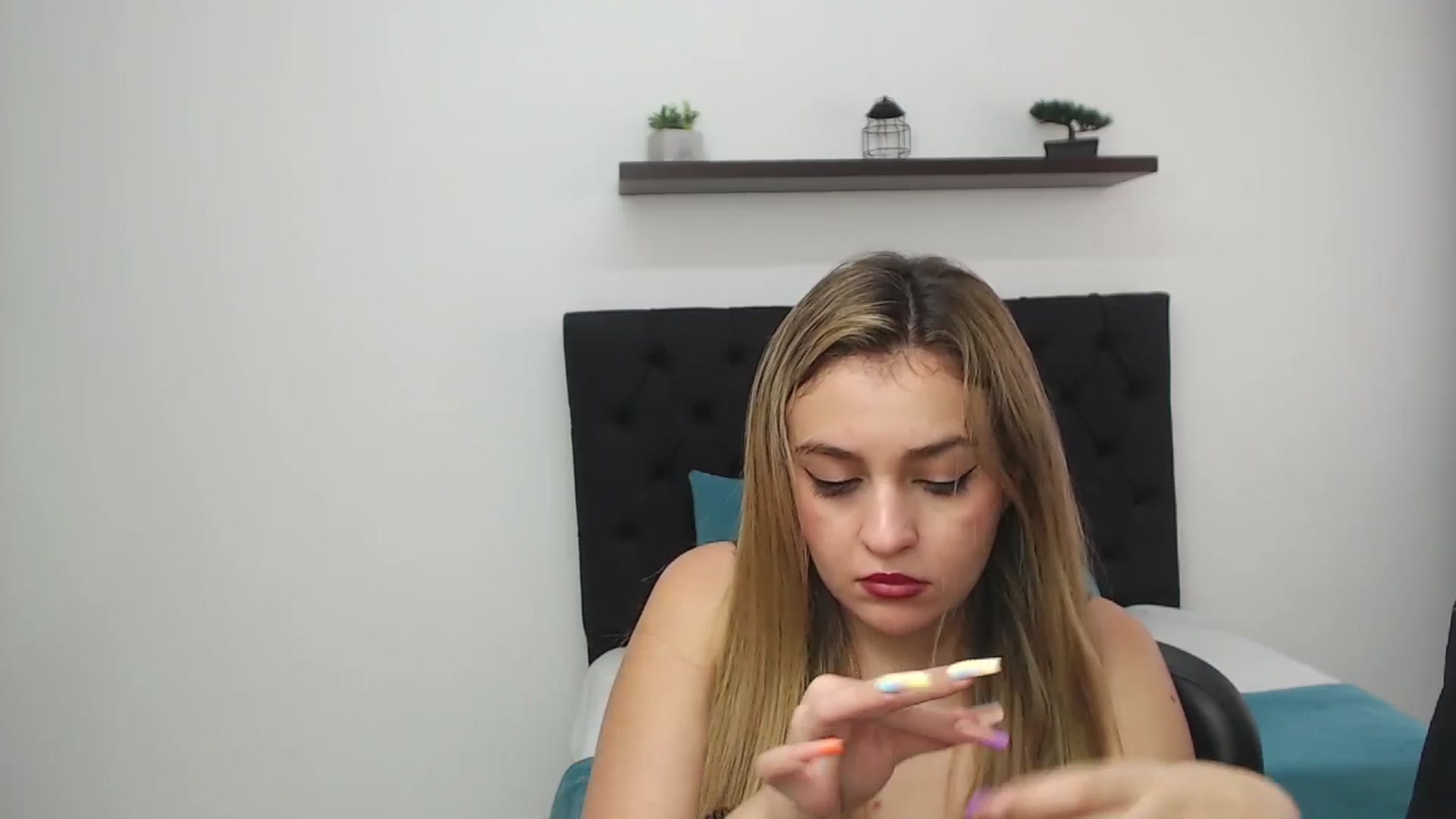 Gallery image thumbnail from CamilleDucan's myfreecams stream on, 03/27/2025, 17:01 image 16 of 20