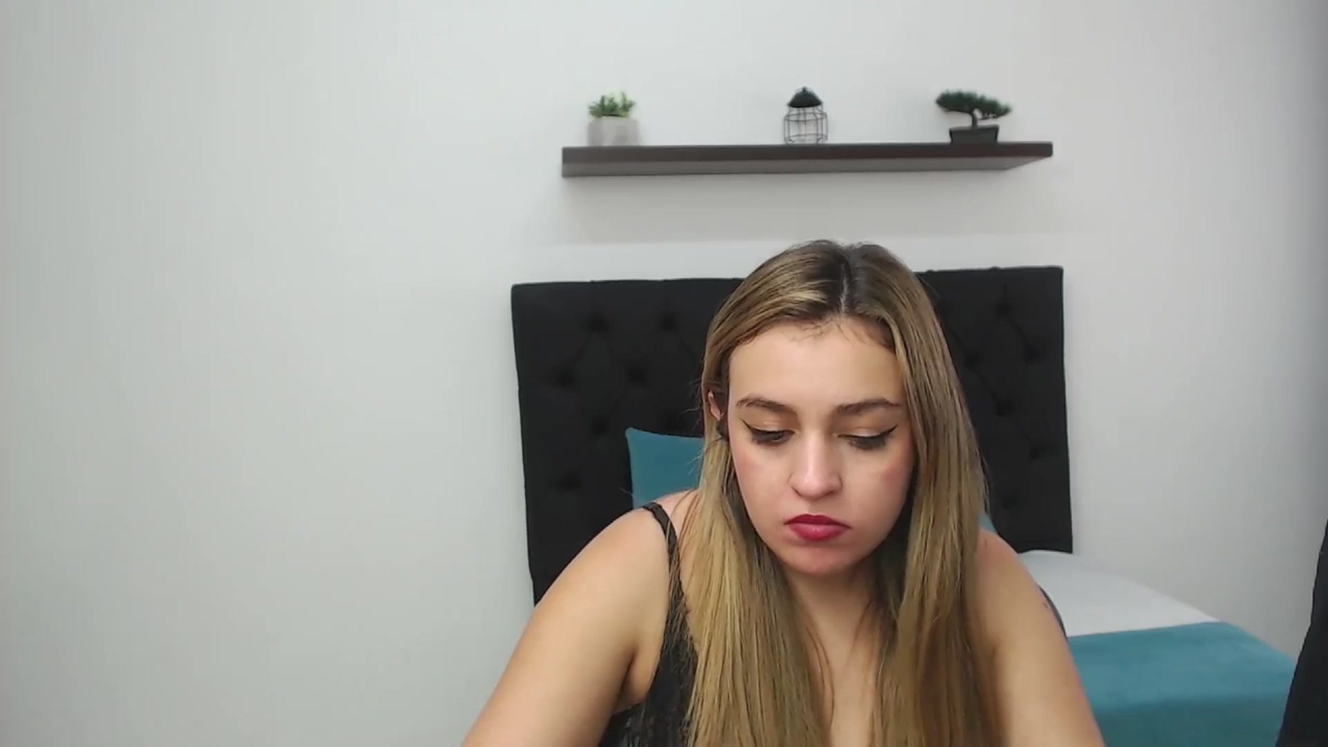 Gallery image thumbnail from CamilleDucan's myfreecams stream on, 03/27/2025, 17:01 image 20 of 20