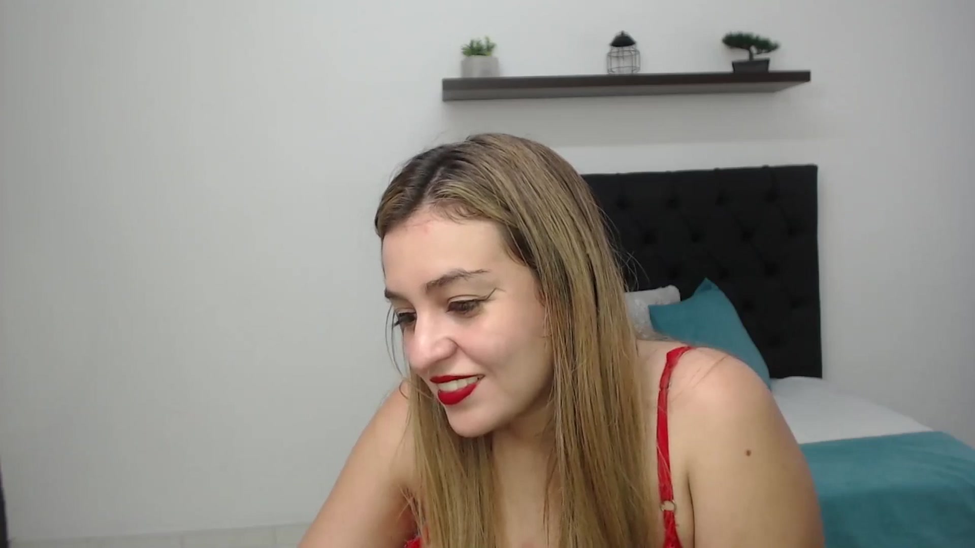 Gallery image thumbnail from CamilleDucan's myfreecams stream on, 03/28/2025, 15:15 image 4 of 20