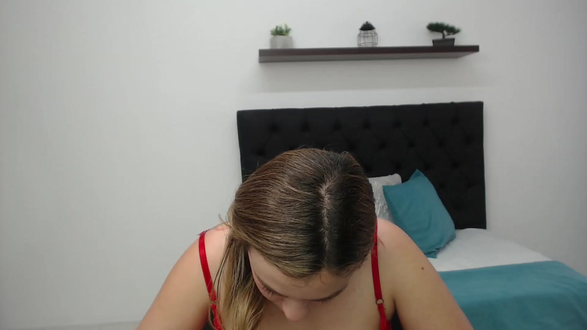 Gallery image thumbnail from CamilleDucan's myfreecams stream on, 03/28/2025, 17:02 image 10 of 20